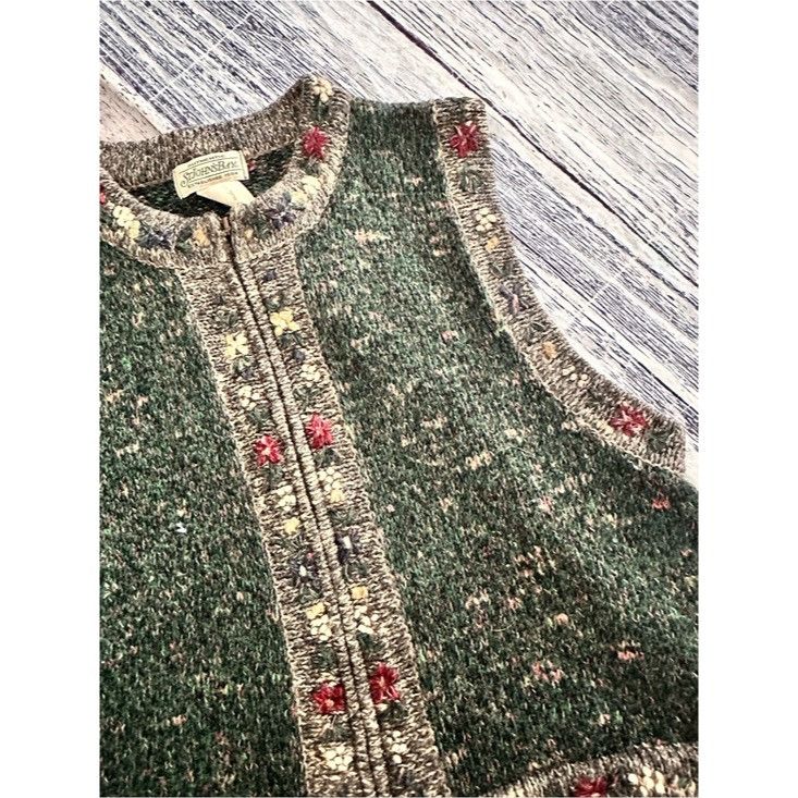 Vintage Vintage St. John’s Bay Green Wool Knit Vest with Floral Embr Size L / US 10 / IT 46 - 3 Thumbnail