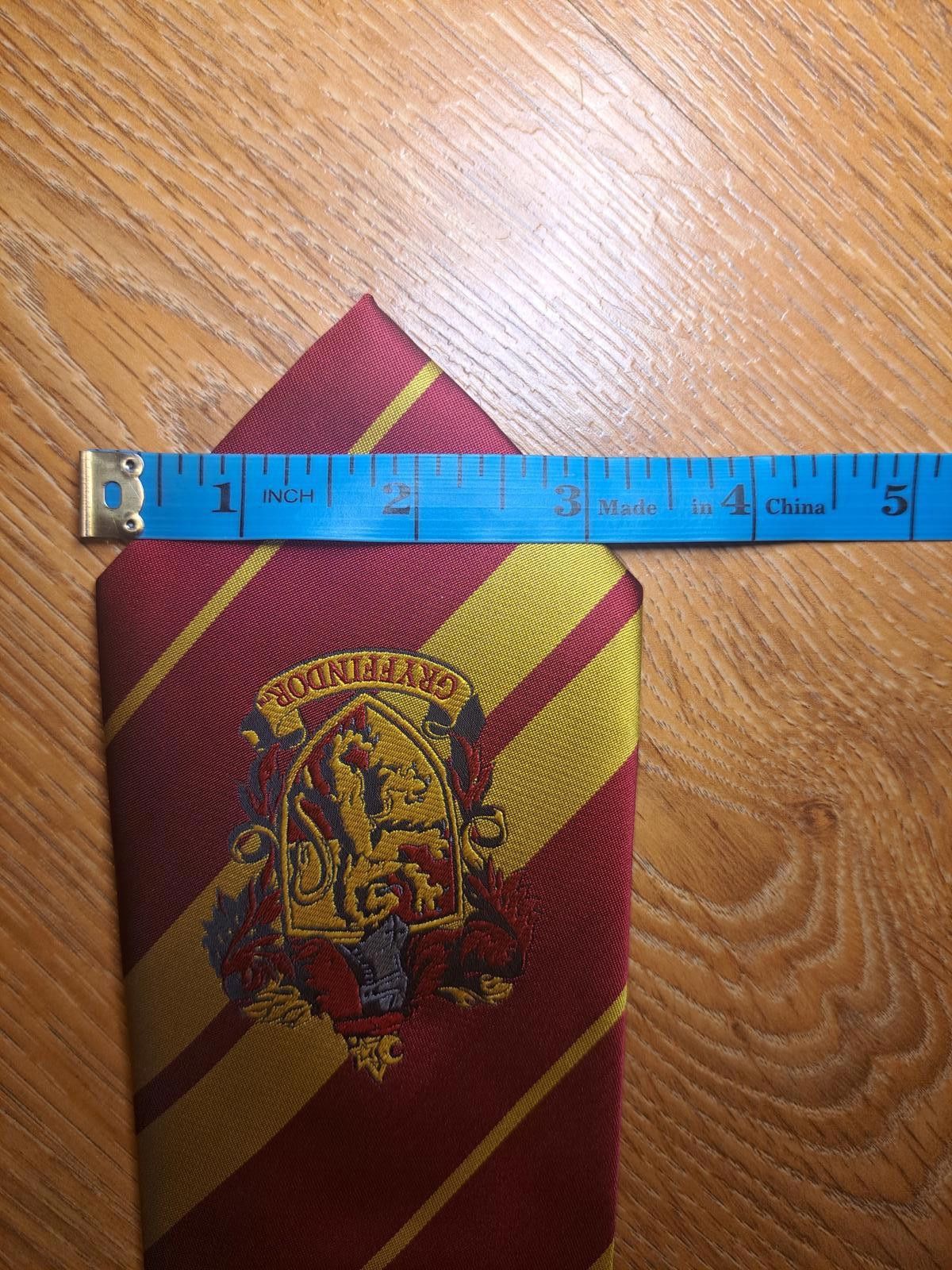 Designer HARRY POTTER Tie Mens Red Gold Striped Gryffindor Crest Size ONE SIZE - 6 Thumbnail