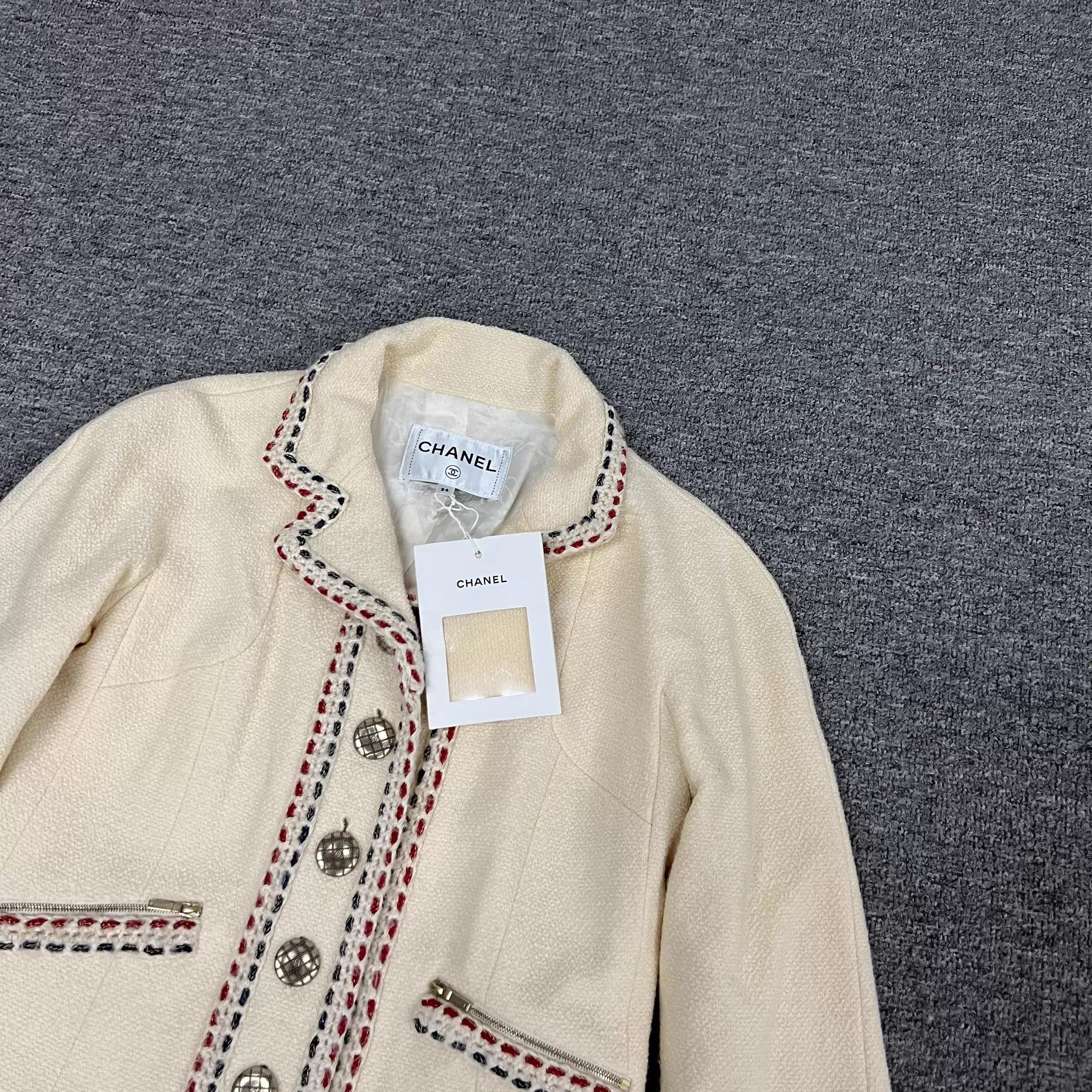 Chanel Chanel Burger color contrast stitching beige coat NWT 34 Size XS / US 0-2 / IT 36-38 - 4 Thumbnail