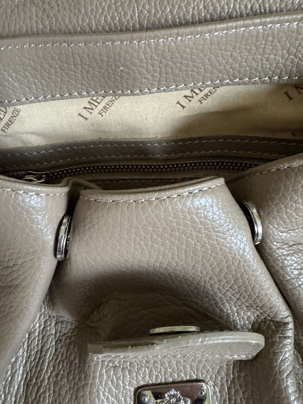 I MEDICI Firenze Beige Leather Shoulder Bag/Backpack NWOT