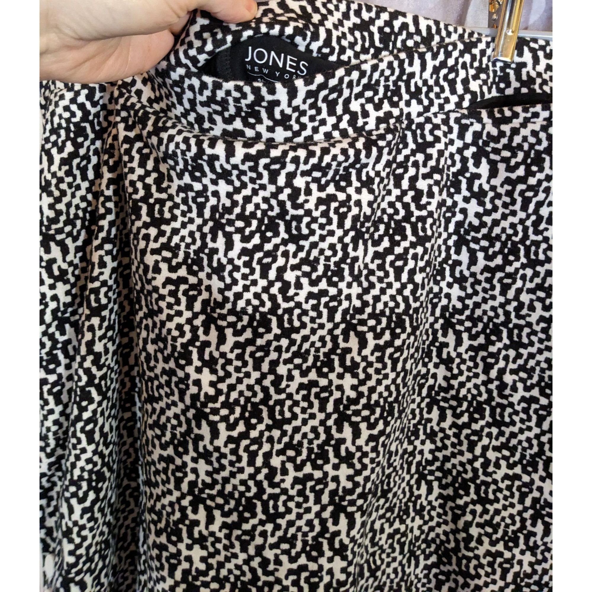 Jones New York Sporty Jones New York Black & White Abstract Print Skort Wit Size 34" / US 12 / IT 48 - 4 Thumbnail