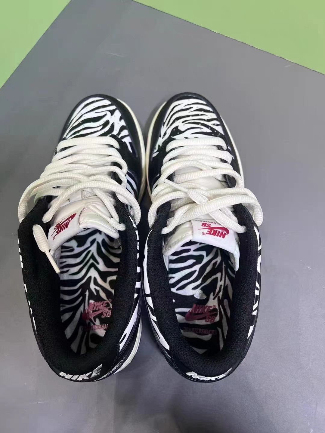 Nike Nike SB Dunk Low QS25 x Quartersnacks Zebra Sneakers K15 Size US 10 / EU 43 - 6 Thumbnail