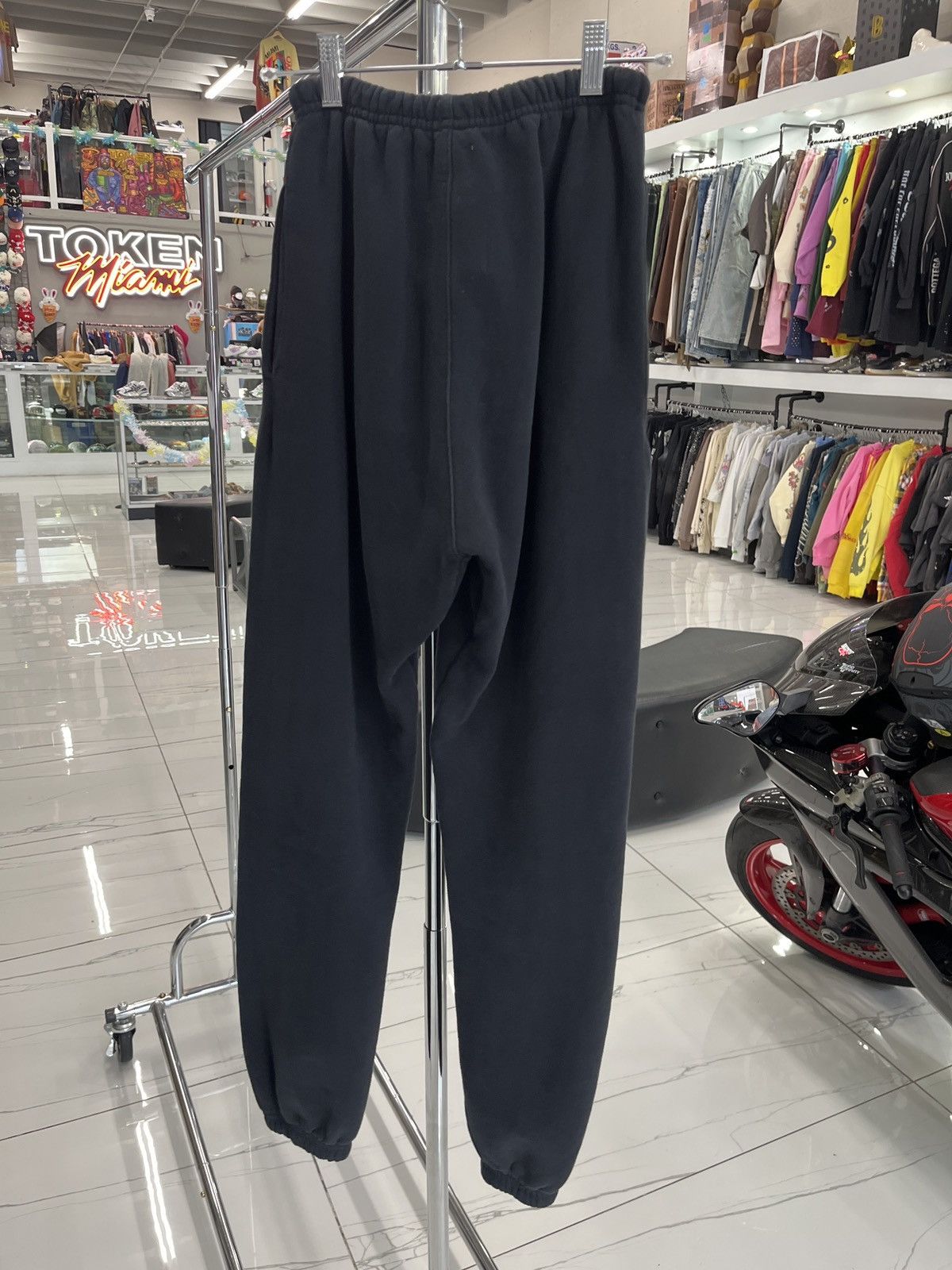 Gallery Dept. Gallery dept logo sweat pant Size US 26 / EU 42 - 2 Thumbnail