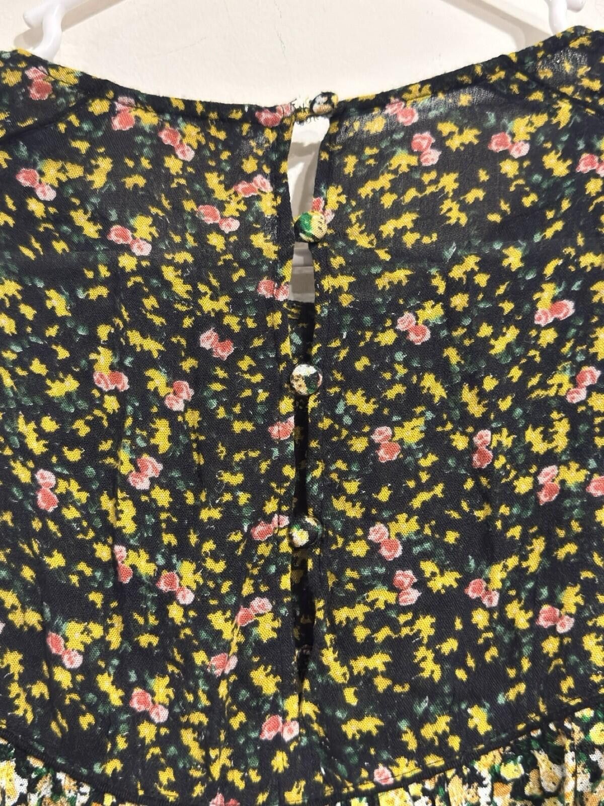 Zara Zara Trafaluc Floral Bohemian Cropped Cottage CoreTop Blouse Size L / US 10 / IT 46 - 11 Thumbnail