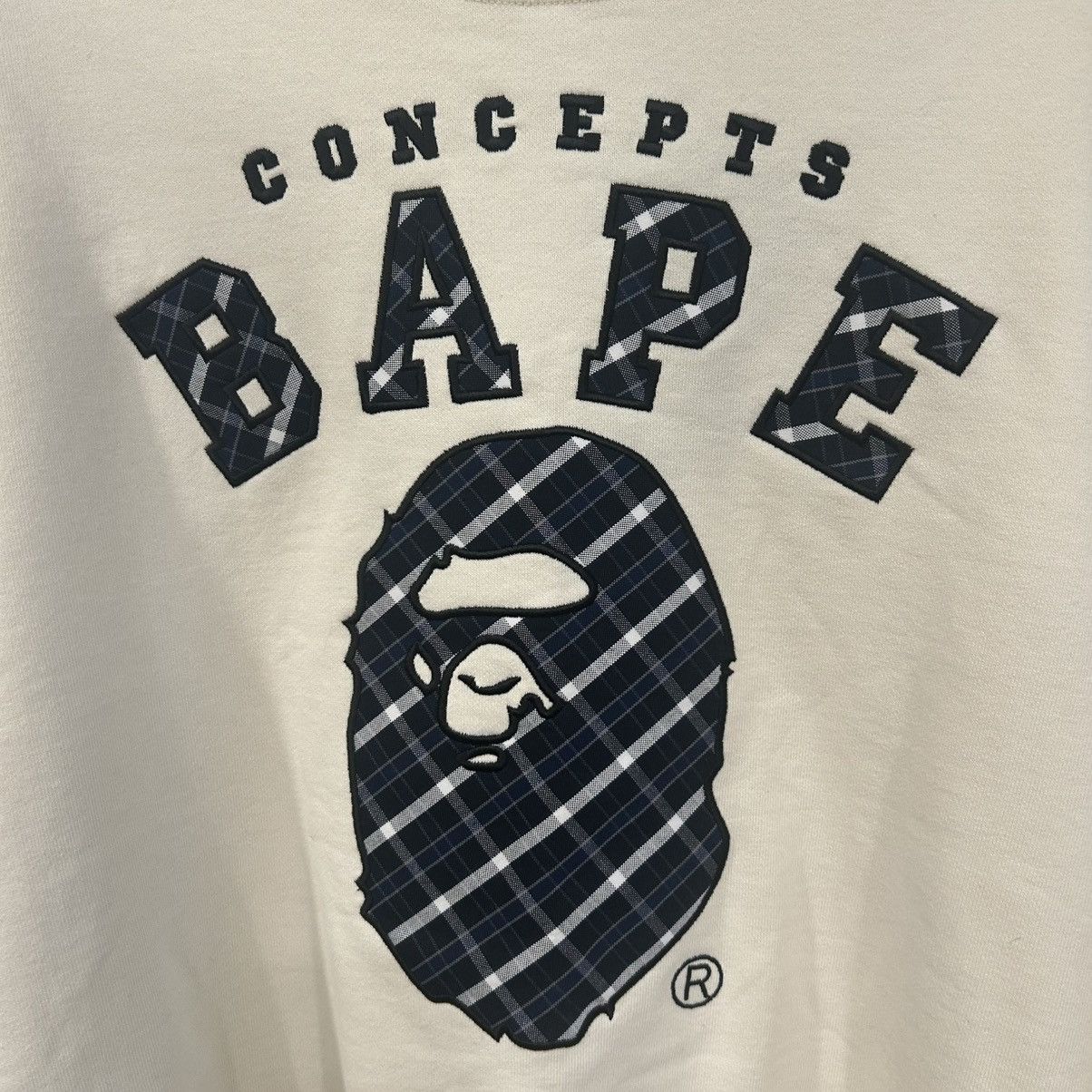 Bape Concepts x Bathing Ape Collegiate crewneck sweater size L Size US L / EU 52-54 / 3 - 1 Thumbnail
