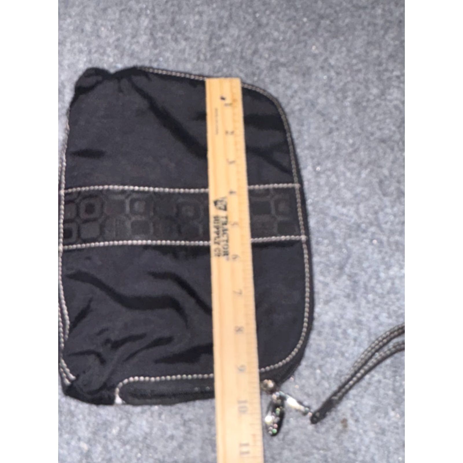 Liz Claiborne VINTAGE Liz Claiborne Bag Purse Shoulder Bag Black Canvas Fabric Wrist Strap Small Women 9 x 7 Y2K Black Wrist Strap Adapted Size ONE SIZE - 4 Thumbnail