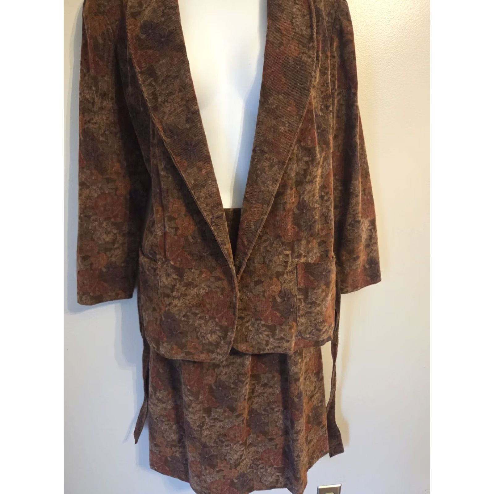 Vintage VINTAGE 70s Floral Corduroy 2 Pc Suit Wrap Skirt Jacket L Size 36" / US 14 / IT 50 - 2 Thumbnail