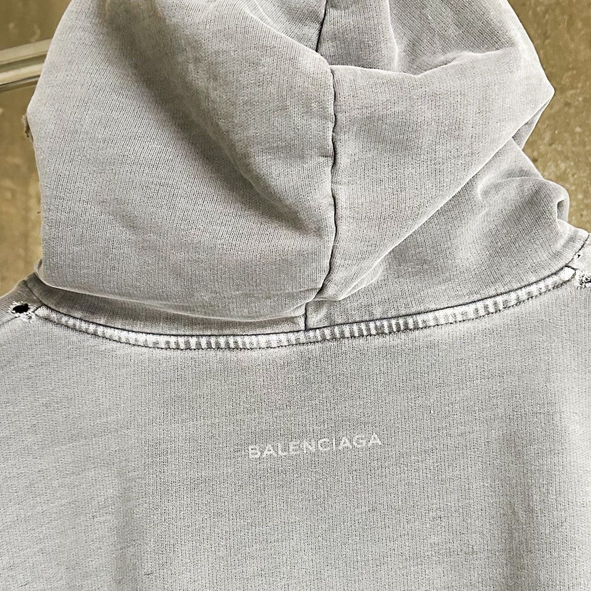Balenciaga Balenciaga FW17 THRASHED Paris Safety Pin Hoodie Size US XL / EU 56 / 4 - 6 Thumbnail