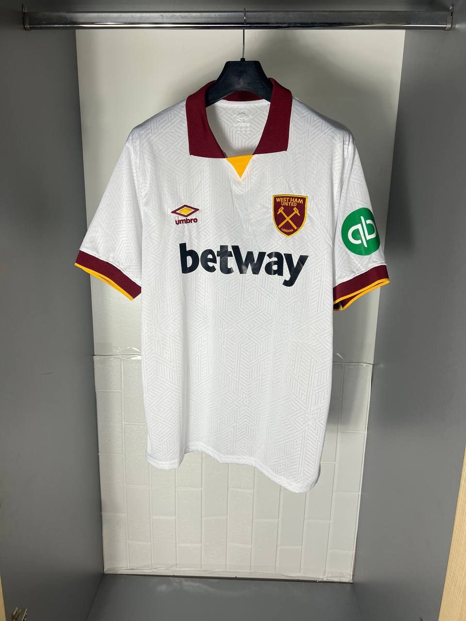 Umbro VINTAGE UMBRO FC WEST HAM UNITED ENGLAND SOCCER JERSEY Y2K Size US XXL / EU 58 / 5 - 4 Thumbnail