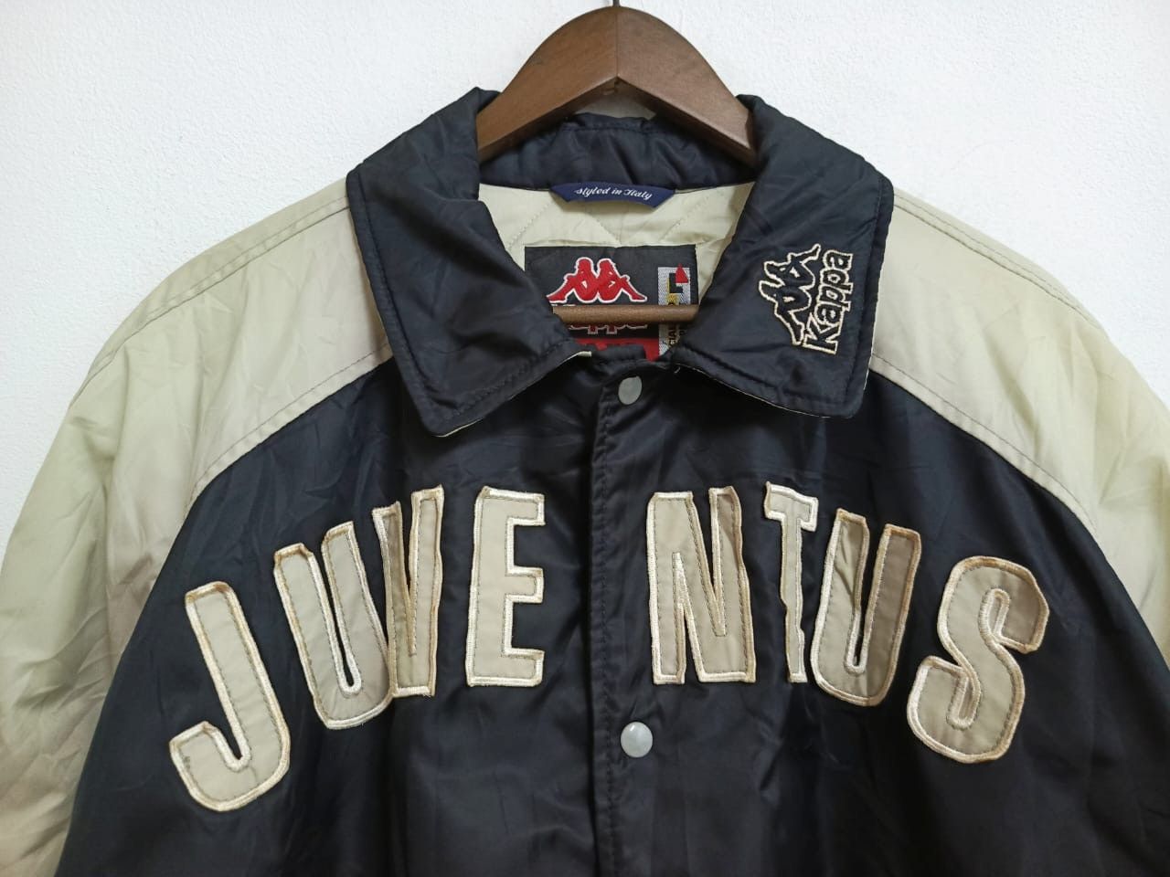 Kappa RARE VINTAGE 1995/97 JUVENTUS FC BOMBER/VARSITY JACKET Size US M / EU 48-50 / 2 - 3 Thumbnail