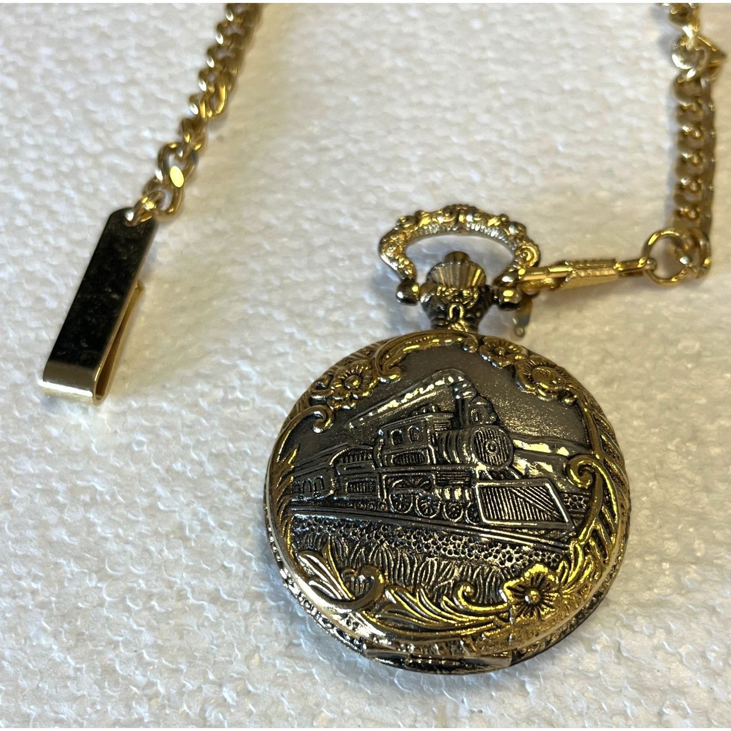 Other Vtg Sergio Valente Gold tone Pocket Watch With Chain Size ONE SIZE - 2 Thumbnail