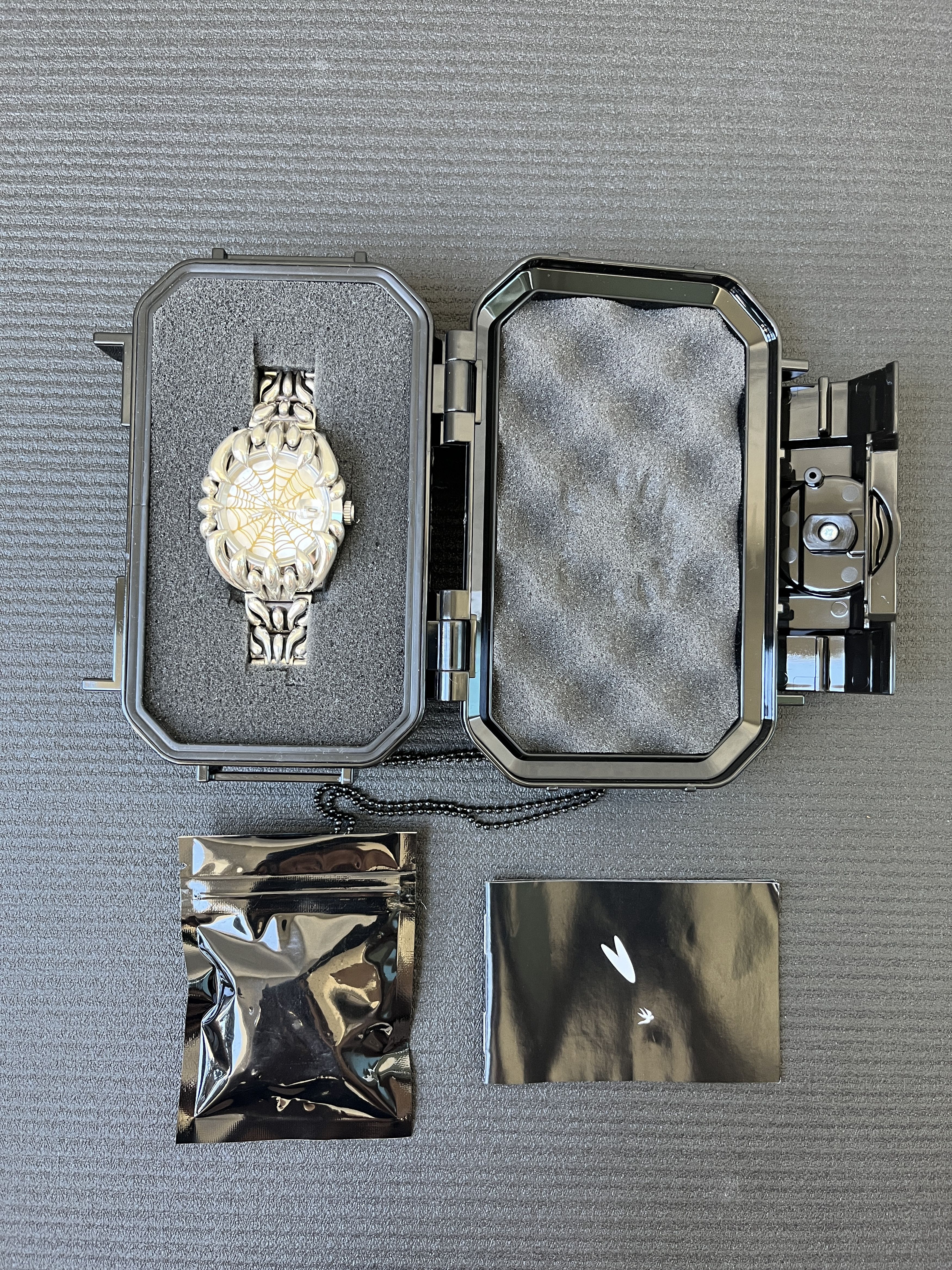 Alabaster Industries Alabaster Industries Golden Web Spider Stainless Steel Watch Size 40 - 12 Thumbnail