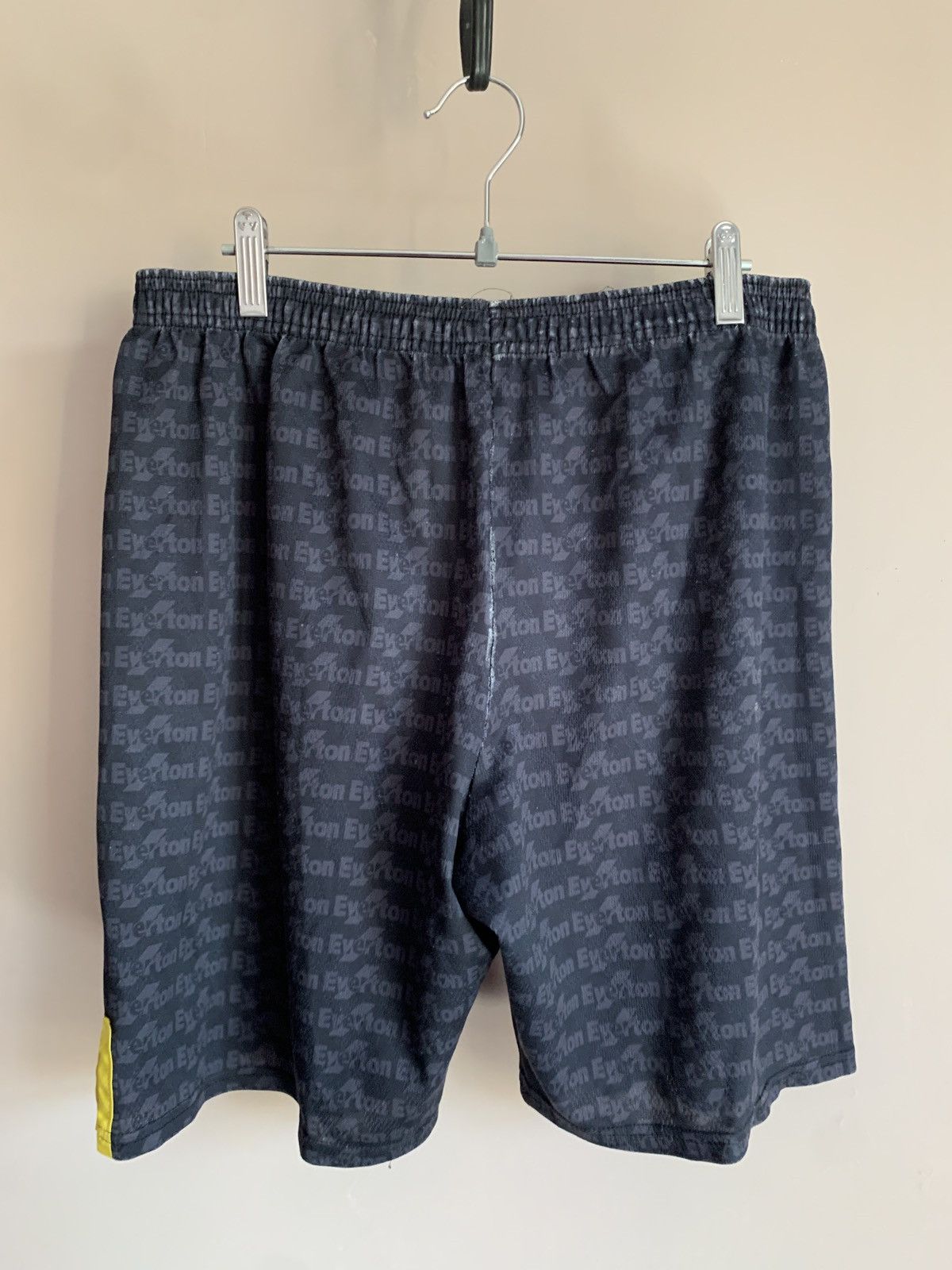 Umbro × Vintage Everton Away Football Shorts Umbro Vintage Soccer Size M Size US 32 / EU 48 - 2 Thumbnail