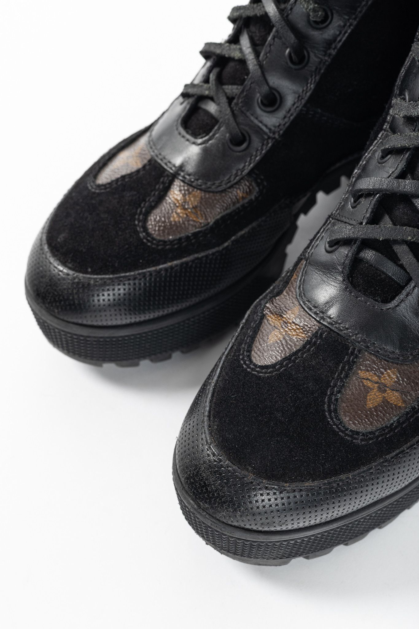 Louis Vuitton Louis Vuitton Laureate Black Suede & Monogram Patch Boots Size US 6.5 / IT 36.5 - 7 Thumbnail