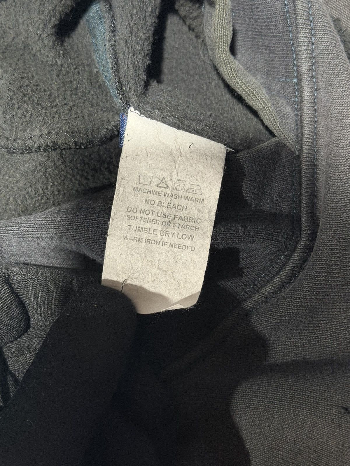 Vintage 2010s Vintage FR Sun Faded Thrashed Cropped Grunge Hoodie XL Size US XL / EU 56 / 4 - 15 Thumbnail