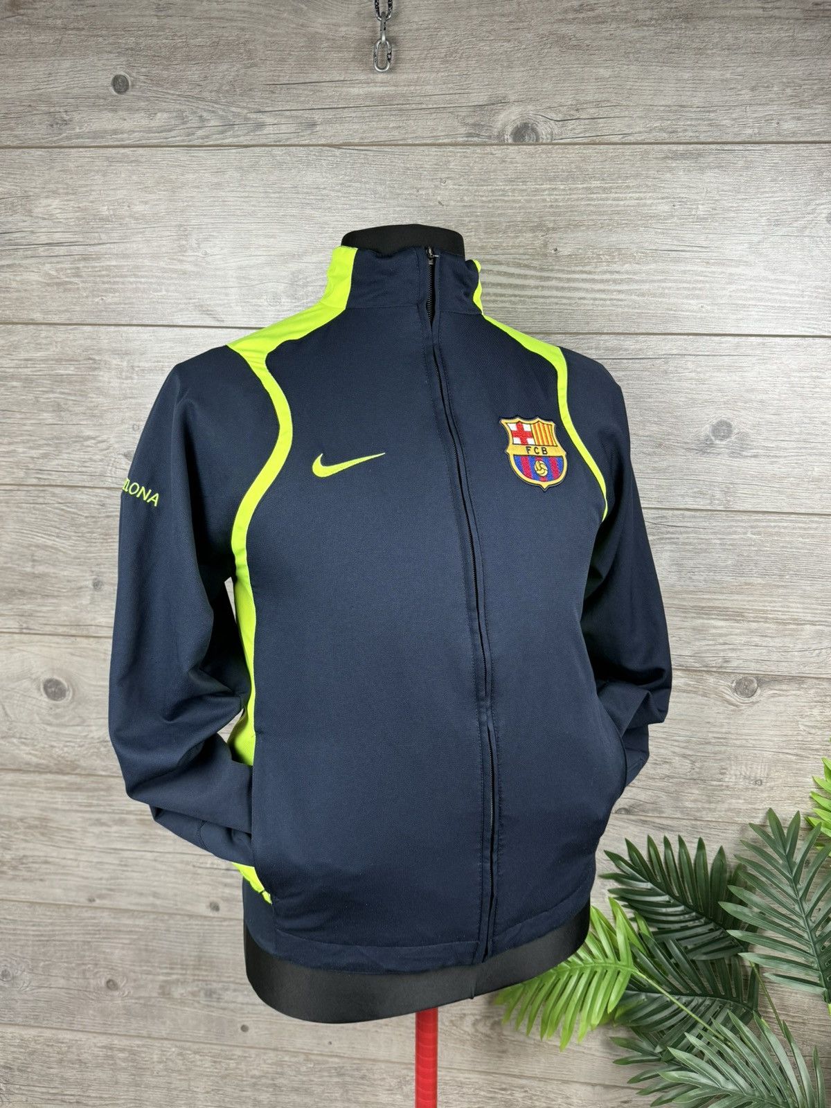 Nike 2005-06 Barcelona Nike Track Jacket Size S Size US S / EU 44-46 / 1 - 1 Thumbnail