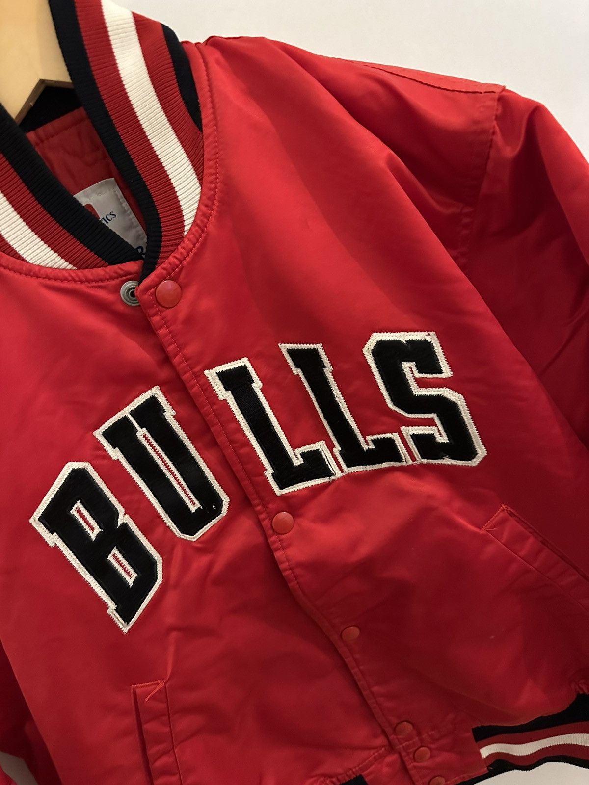 Starter Starter Jacket Chicago Bulls Size M NBA Vintage Starter Size US M / EU 48-50 / 2 - 5 Thumbnail