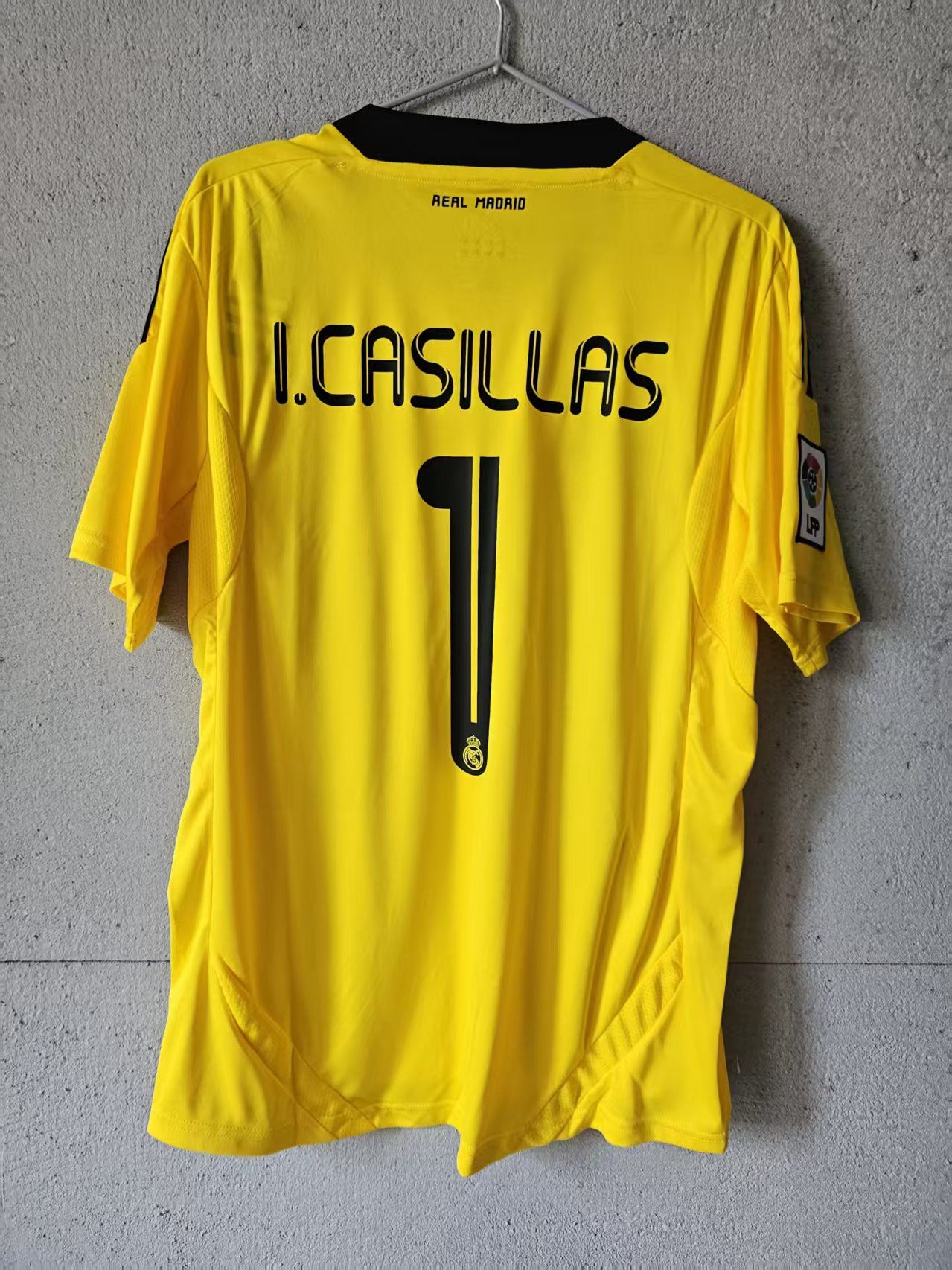 Other 2011 2012 Real Madrid #1 Iker Casillas Jersey Home Size US XL / EU 56 / 4 - 1 Thumbnail