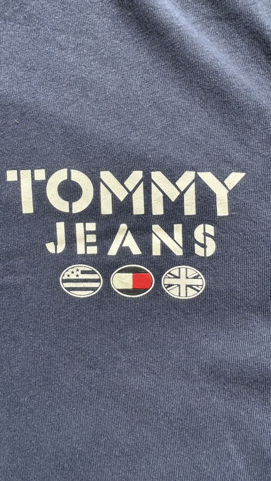 Tommy Hilfiger × Vintage VINTAGE TOMMY HILFIGER BIG SPELLOUT TEE Size US L / EU 52-54 / 3 - 3 Thumbnail