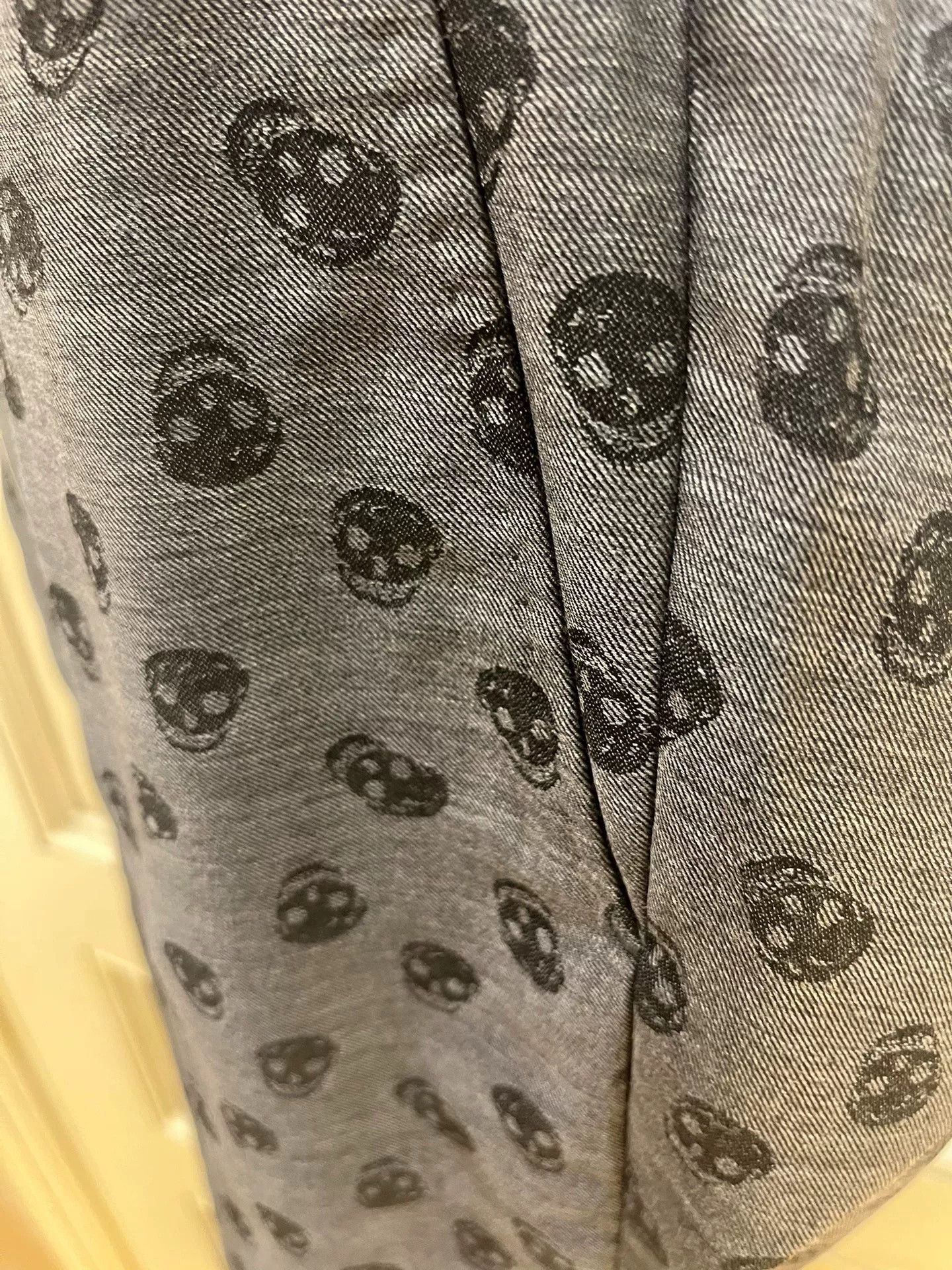 Alexander McQueen Alexander McQueen Gray Skull Wool Trousers Size US 30 / EU 46 - 8 Thumbnail