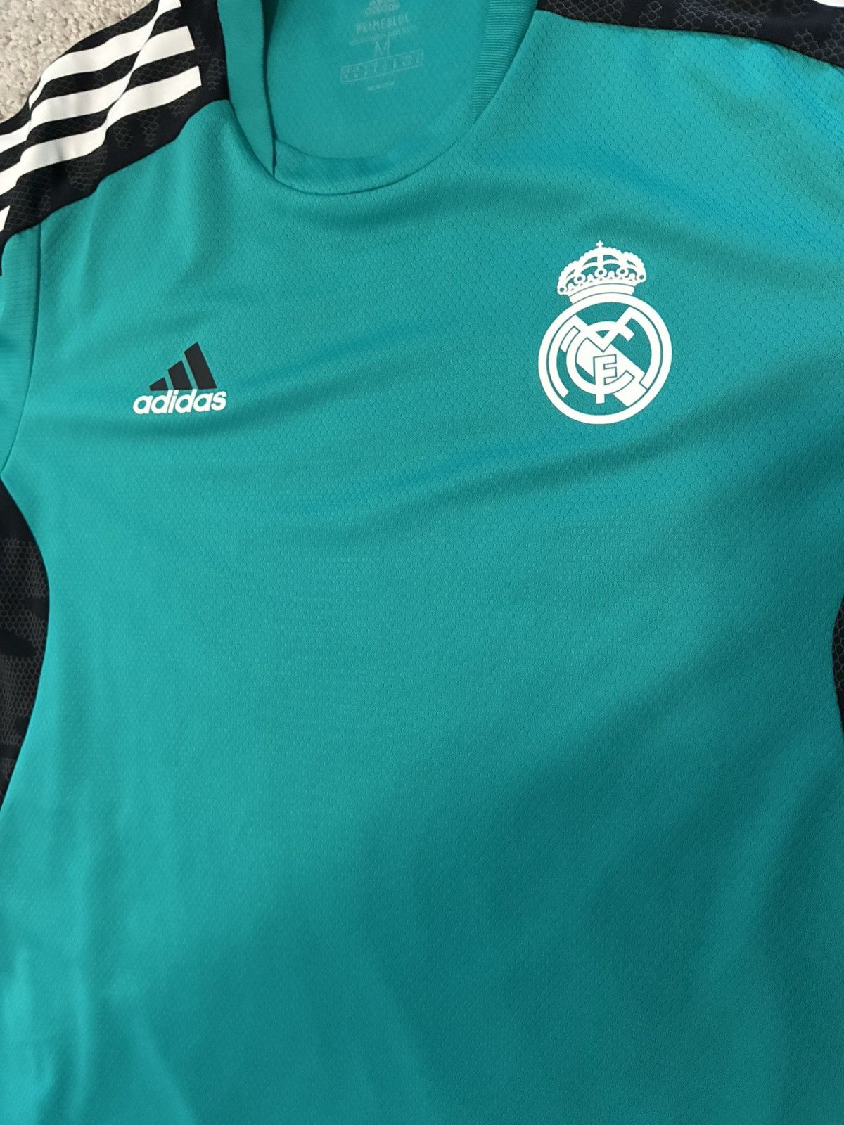 Adidas 2021/2022 Real Madrid Training Kit Size US M / EU 48-50 / 2 - 7 Thumbnail
