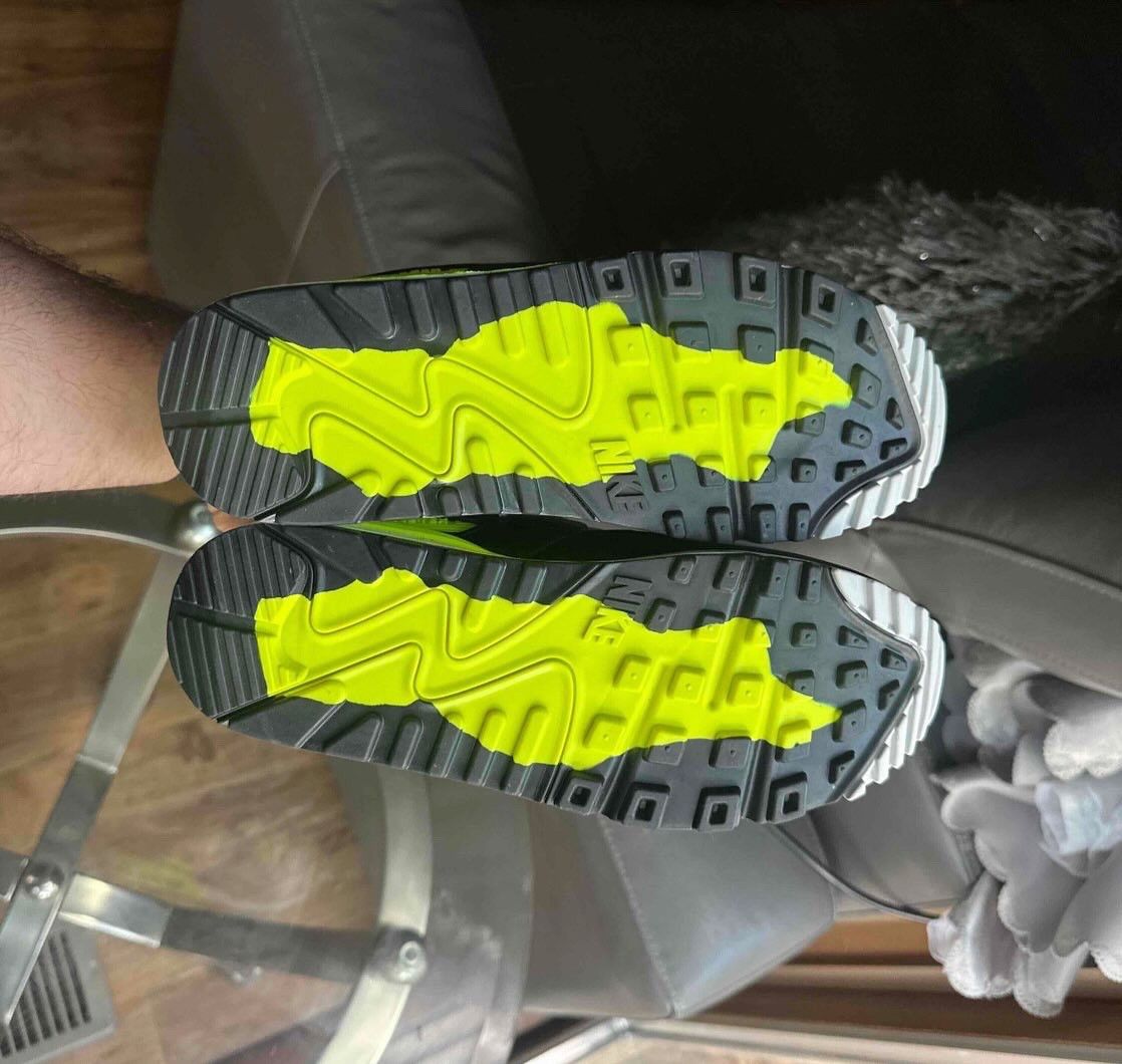 Nike Nike X Goretex Air Max 90 Neon Size 6 Mens / 7.5 Womens NEW Size US 6 / EU 39 - 5 Thumbnail