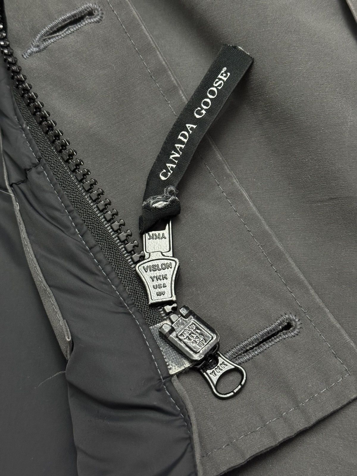 Canada Goose Chateau Parka Size US M / EU 48-50 / 2 - 16 Thumbnail