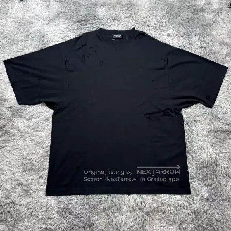 Balenciaga Balenciaga Double hook distressed short-sleeve Size US M / EU 48-50 / 2 - 1 Thumbnail