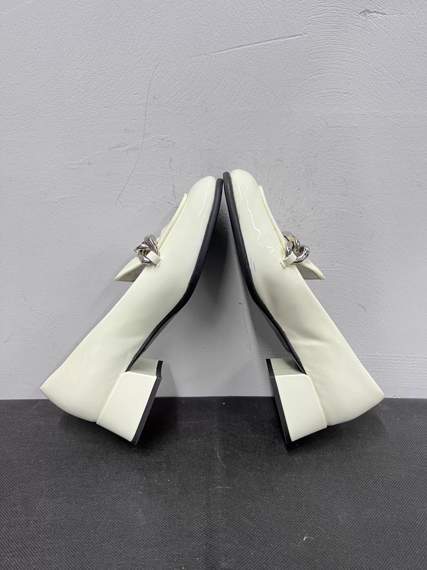 Miu Miu MIU MIU Cream Patent Slipon BlockHeel Loafer 35 99N Size US 4.5 / IT 34.5 - 5 Thumbnail