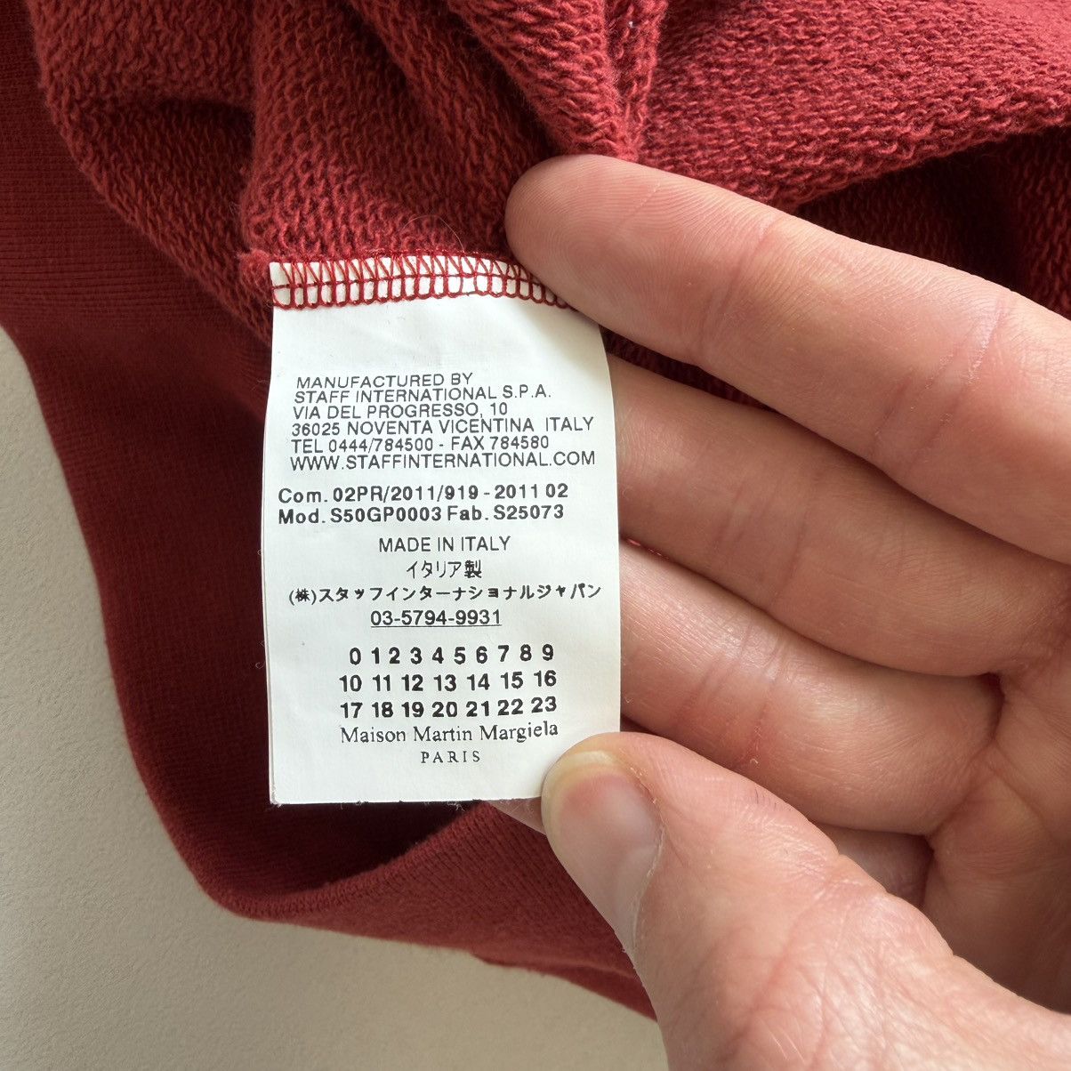Maison Margiela A/W 11 Red Cotton Sweatshirt Size US M / EU 48-50 / 2 - 7 Thumbnail
