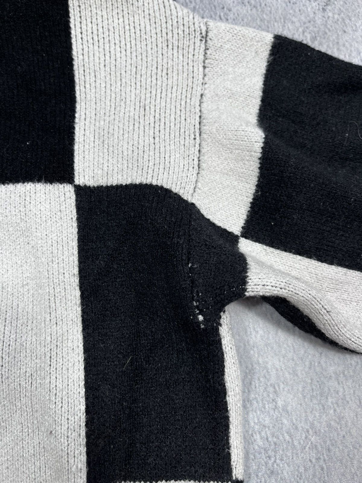 Japanese Brand × Vintage Vintage Y2K Japanese check sweater opium size S Size S / US 4 / IT 40 - 10 Thumbnail