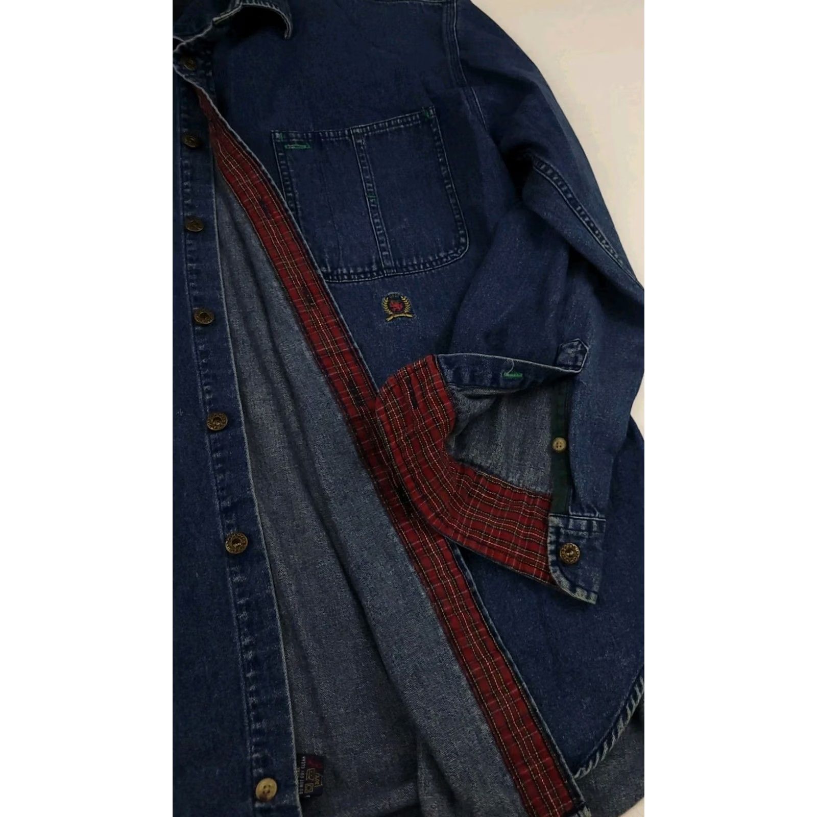 Tommy Hilfiger Vintage Tommy Hilfiger Shirt Denim Jacket Buttons Jeans Dark Wash 90s USA Size US L / EU 52-54 / 3 - 3 Thumbnail