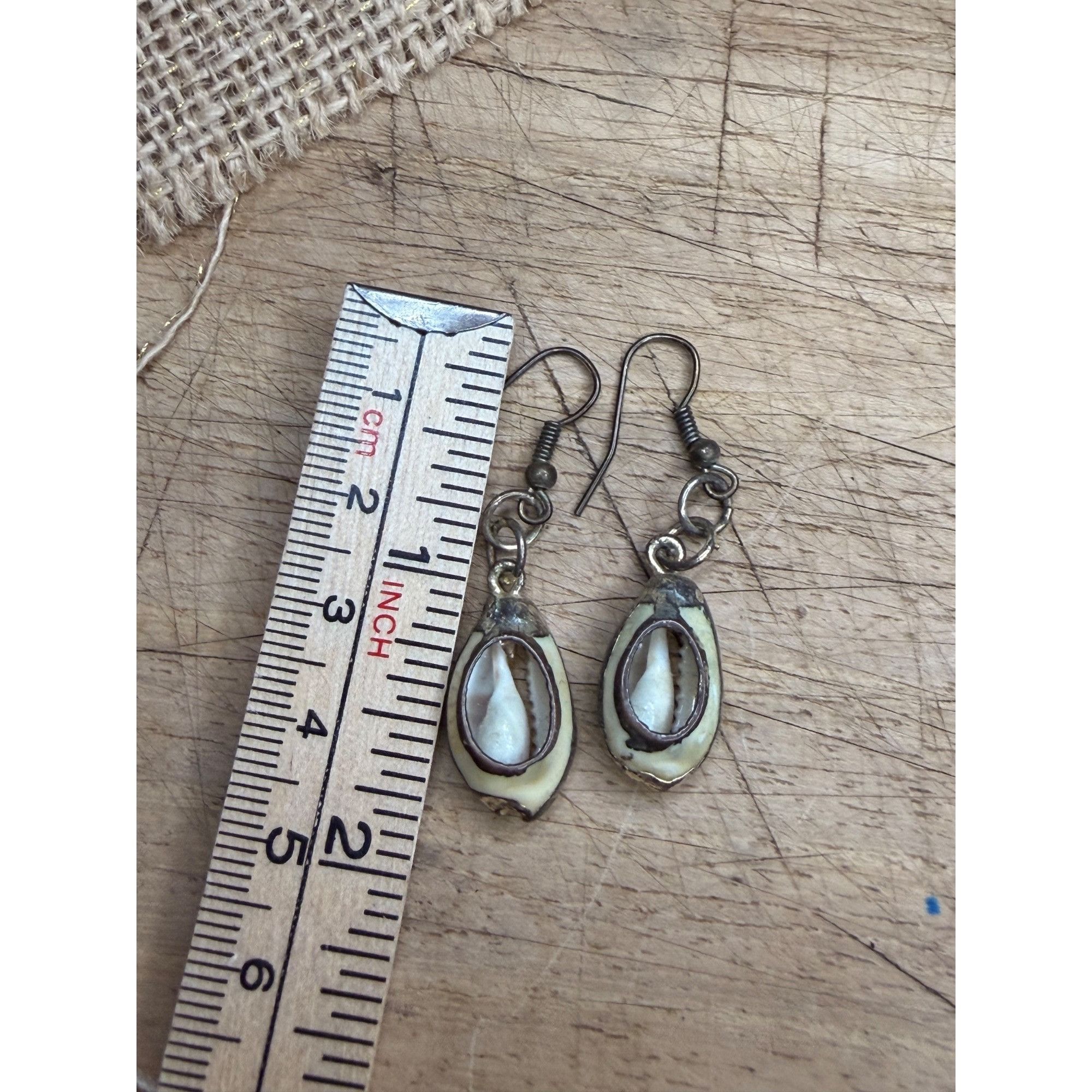 Other Vintage Cowrie Shell Dangle Earrings With Fishhook Backs Size ONE SIZE - 6 Thumbnail