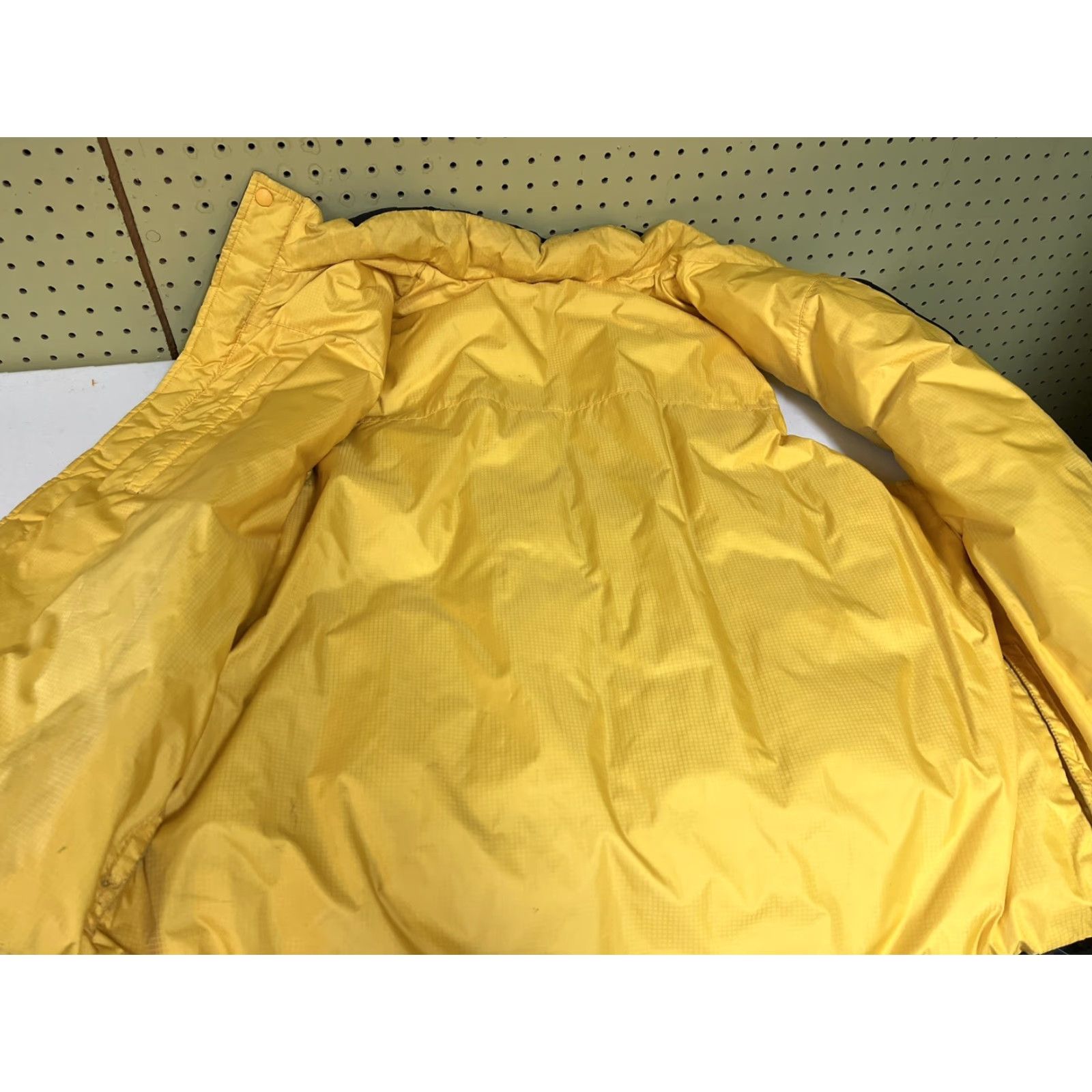 Lands' End VINTAGE? No; but Lands' End Down Vest XL Mens Blue Yellow Reversible Quilted Puffer Zip Short Sleeve? Size US XL / EU 56 / 4 - 5 Thumbnail