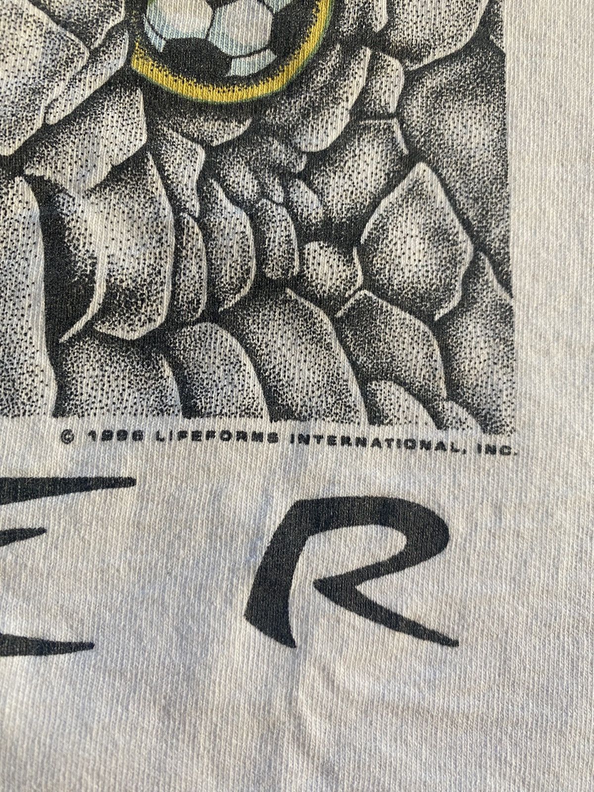 Vintage Vintage 1996 Sports Animal Soccer White Single Stitch Tee Size US M / EU 48-50 / 2 - 6 Thumbnail