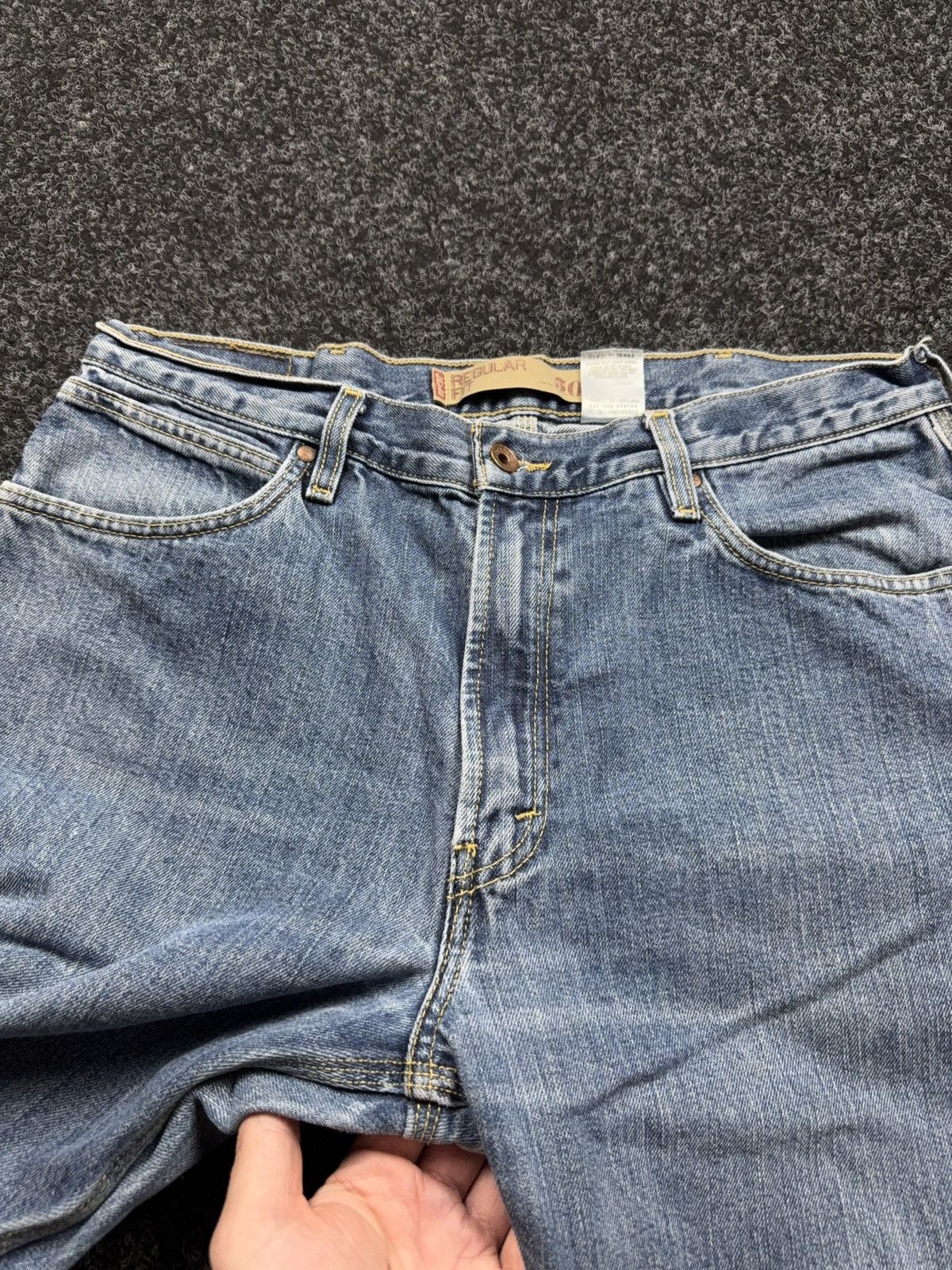 Levi's Retro 00s Levi’s 505 USA Regular Fit Light Wash Denim Jeans Size US 36 / EU 52 - 10 Thumbnail
