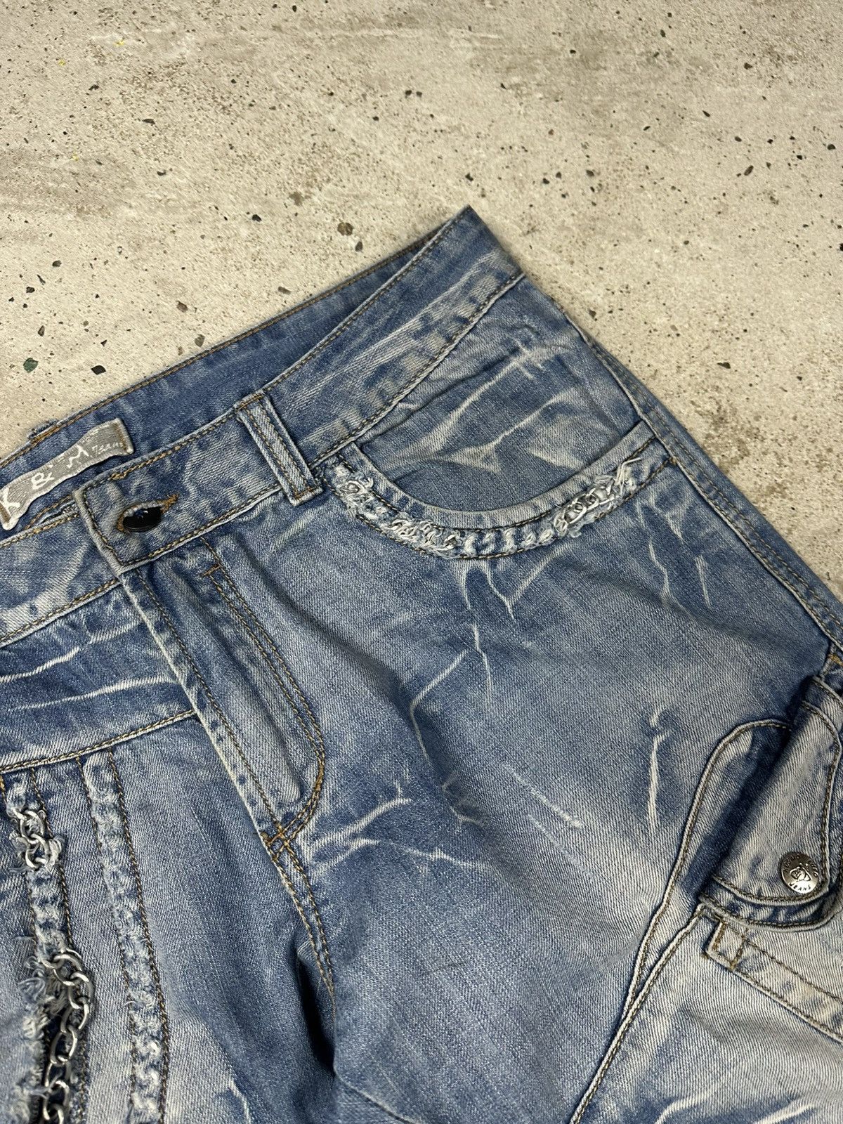 If Six Was Nine × Japanese Brand × Le Grande Bleu (L.G.B.) Vintage Y2K Blue Washed Distressed Chain Denim Pants Size US 38 / EU 54 - 8 Thumbnail
