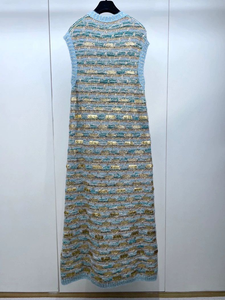 Chanel Chanel Peacock Vest with Gold Embroidery -2505 Size US 32 / EU 48 - 2 Thumbnail