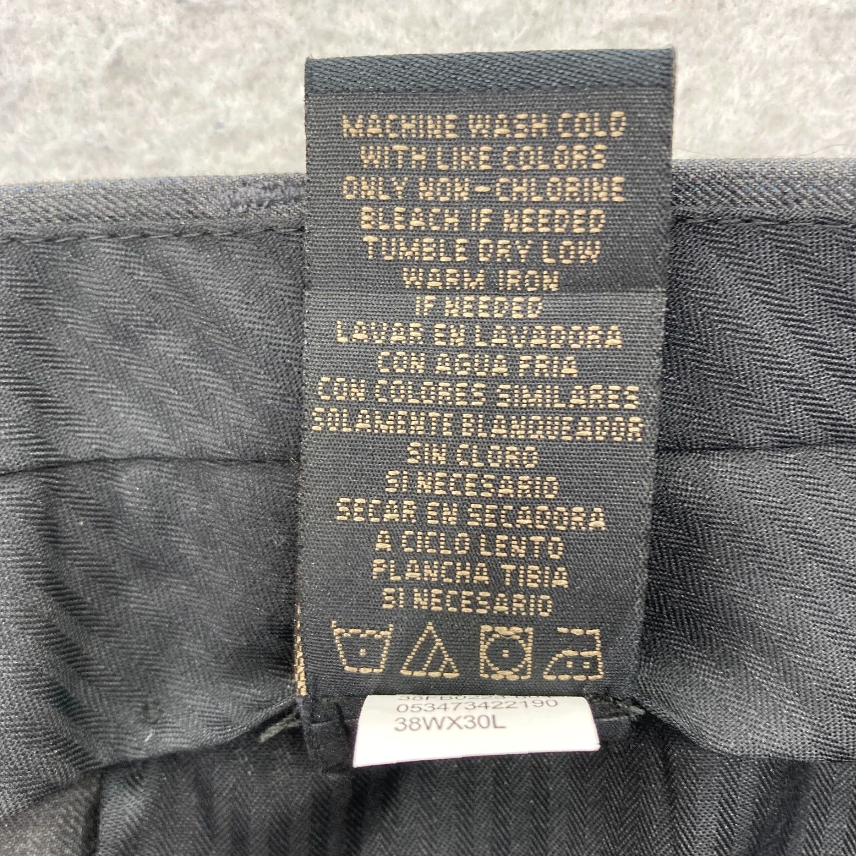 Vintage AXIST No Iron Dress Pants Mens 38x30 Gray Pleated Straight Leg Cuffed Mid Rise Pants Size US 38 / EU 54 - 5 Thumbnail