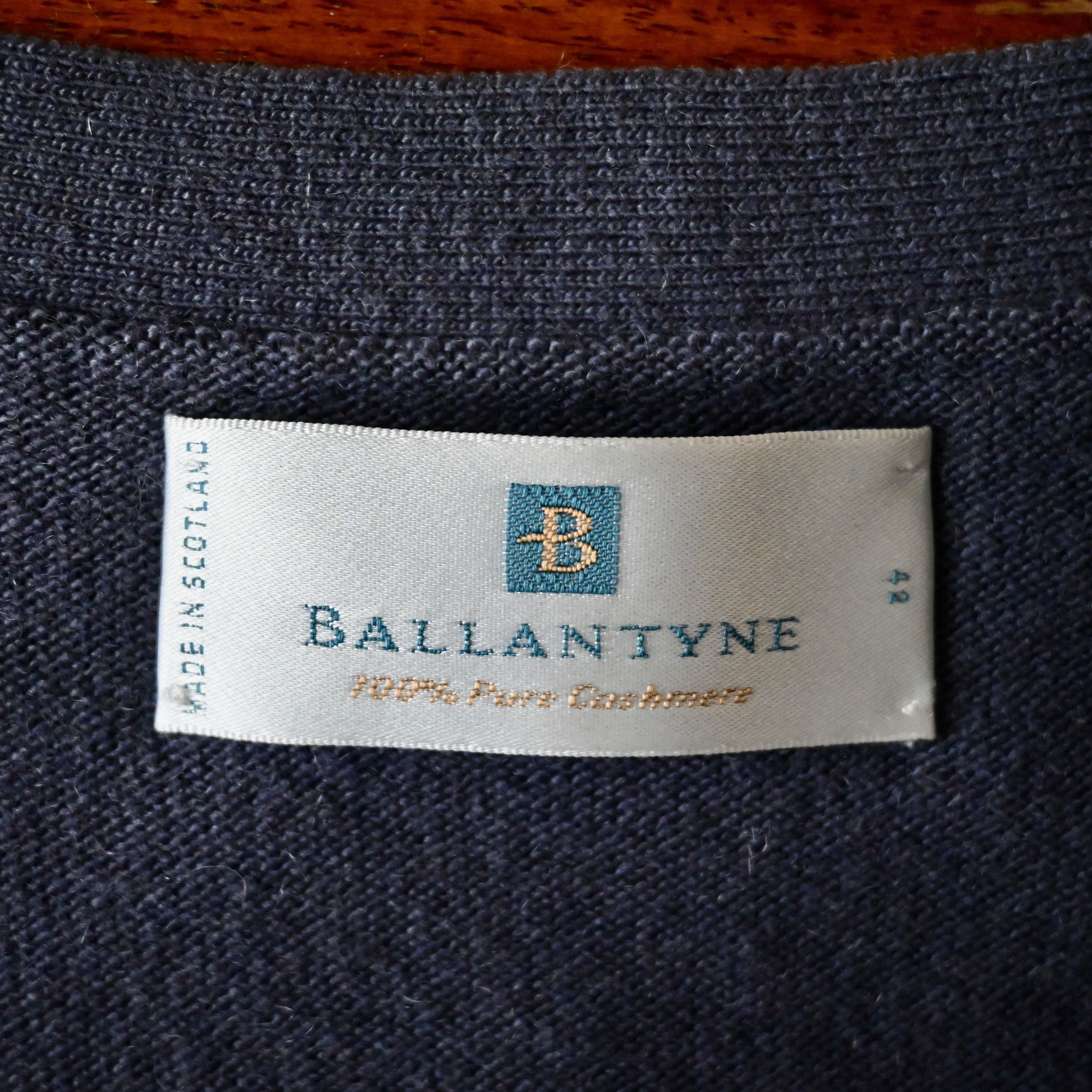 Ballantyne Ballantyne cashmere button-up knit vest made in Scotland, 42 Size US L / EU 52-54 / 3 - 11 Thumbnail