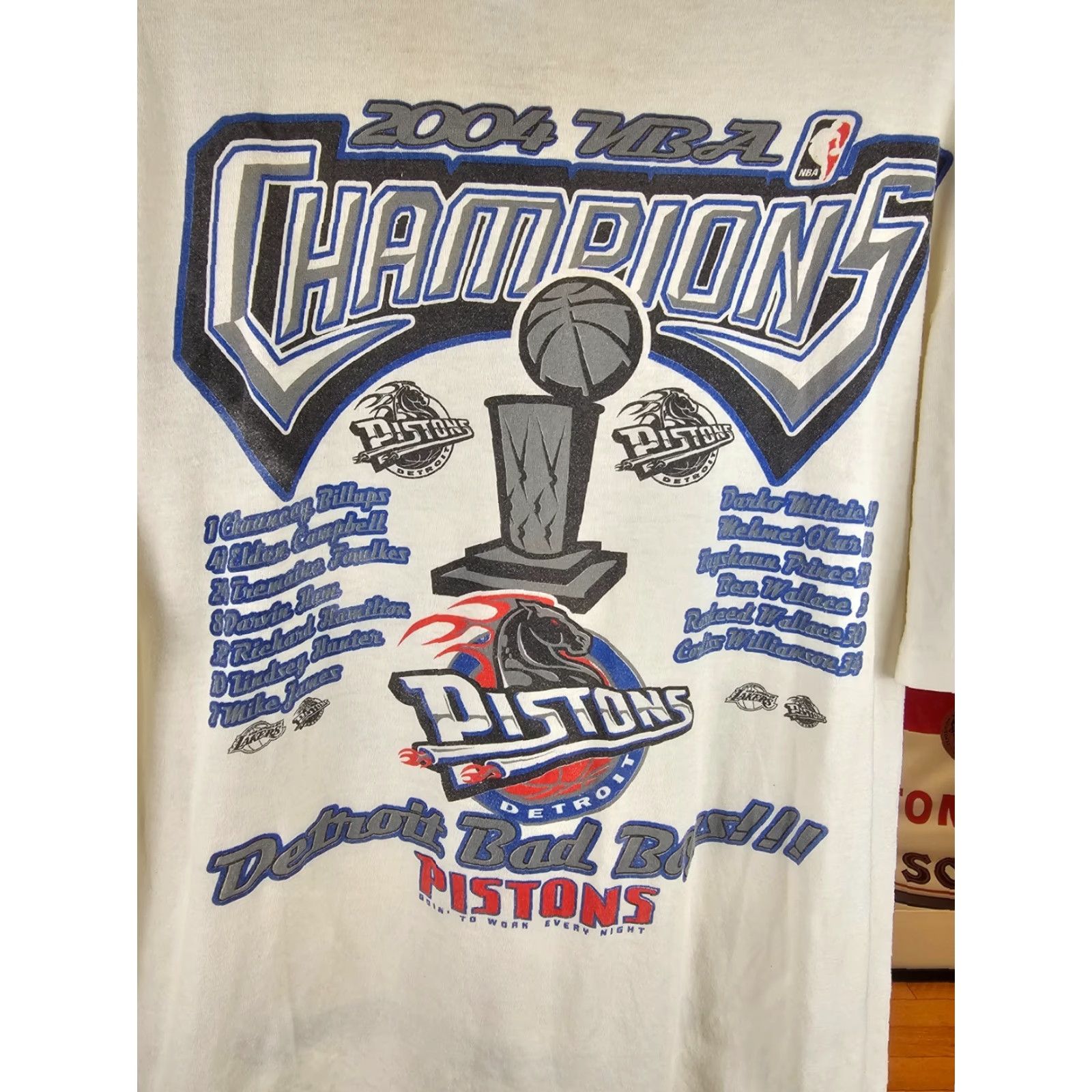 NBA VINTAGE 2002 DETROIT PISTONS CHAMPIONS NBA PAPER THIN 2 SIDE PRINT T-SHIRT SZ XL Shirt Men White XL 23 INCH 31 INCH Size US XL / EU 56 / 4 - 7 Thumbnail