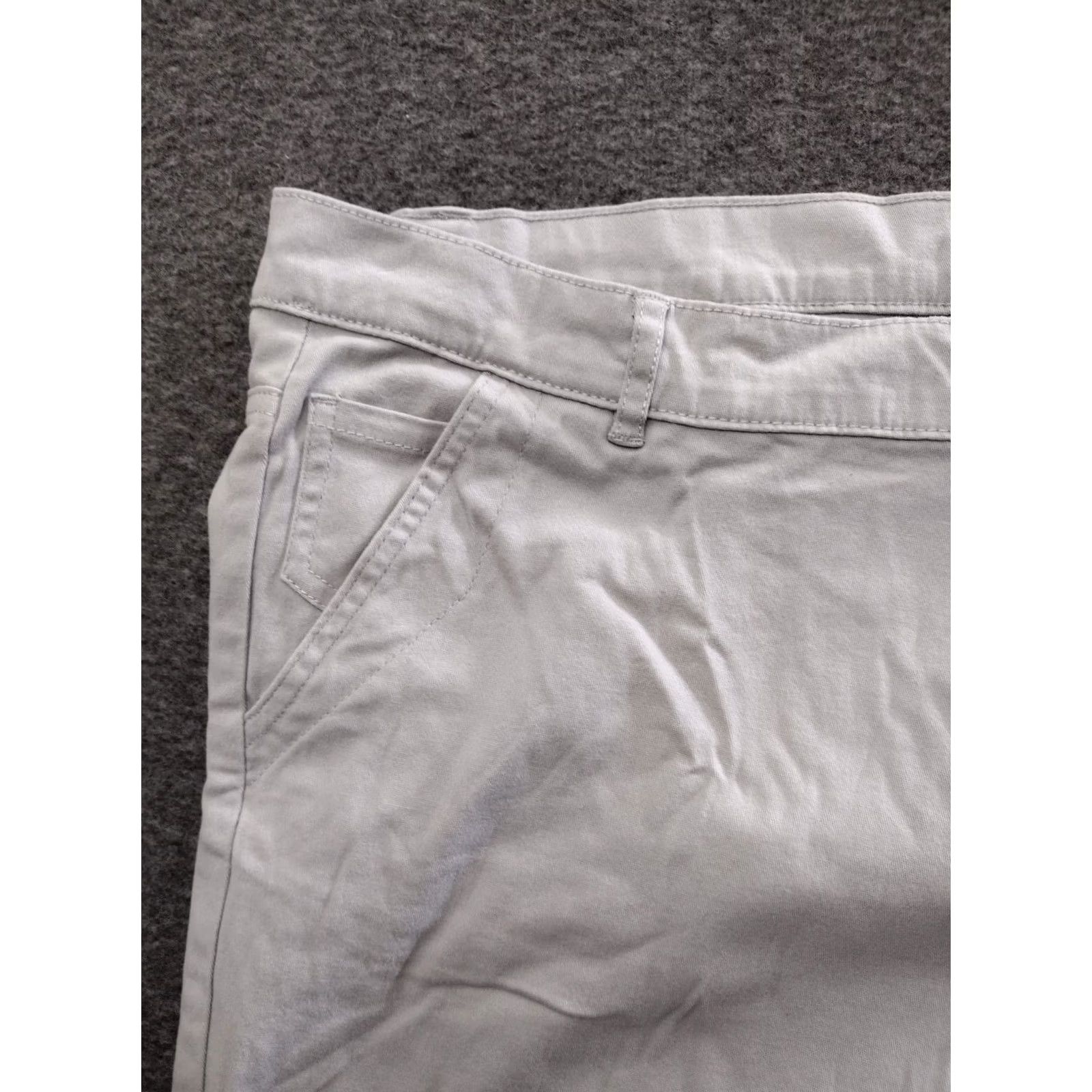 Vintage Bexley's Woman Cotton Relaxed Chino Long Shorts Classic White Size 50 Size 36" / US 14 / IT 50 - 7 Thumbnail
