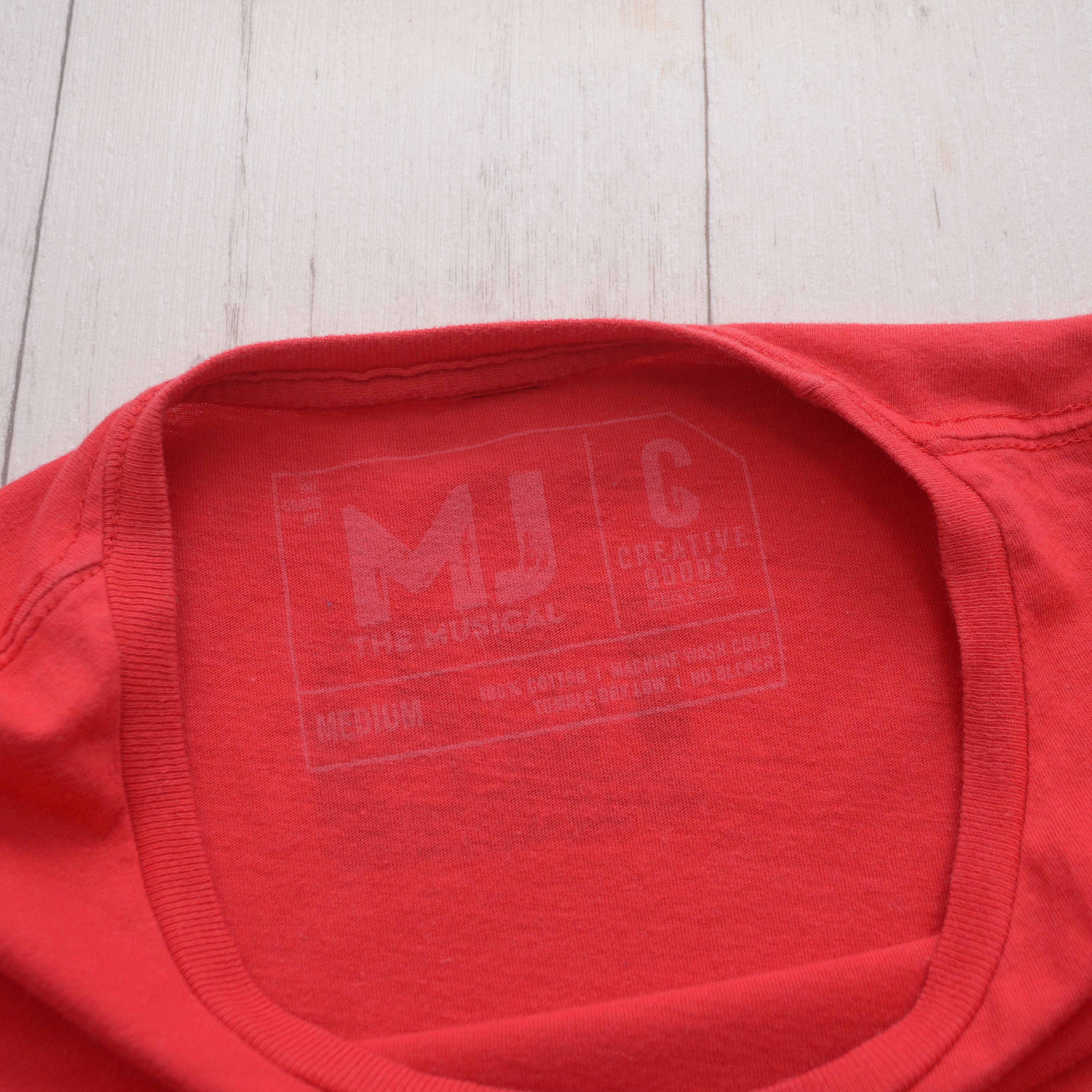 Michael Jackson × Vintage MJ THE MUSICAL Fitted Logo Michael Jackson Tee Red Y2K Size M / US 6-8 / IT 42-44 - 10 Thumbnail