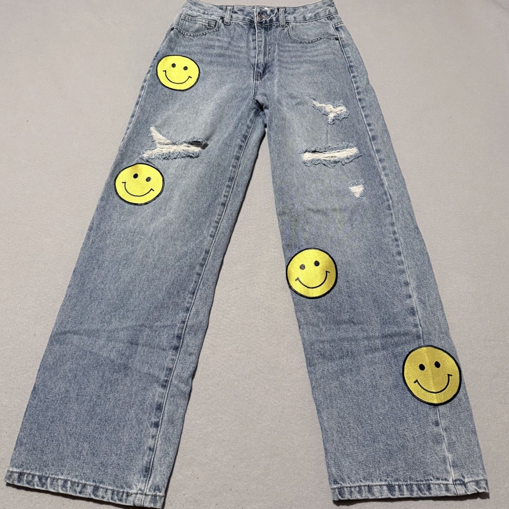 Forever 21 Forever 21 Jeans Women's Blue Denim Distressed Smiley Patch Baggy - 27 Size 27" / US 4 / IT 40 - 2 Thumbnail