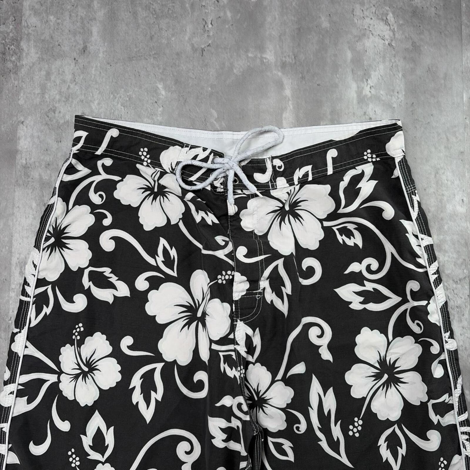 Gotcha Vintage Gotcha Surf Grunge Floral Hawaii Baggy Board Shorts Size US 36 / EU 52 - 2 Thumbnail