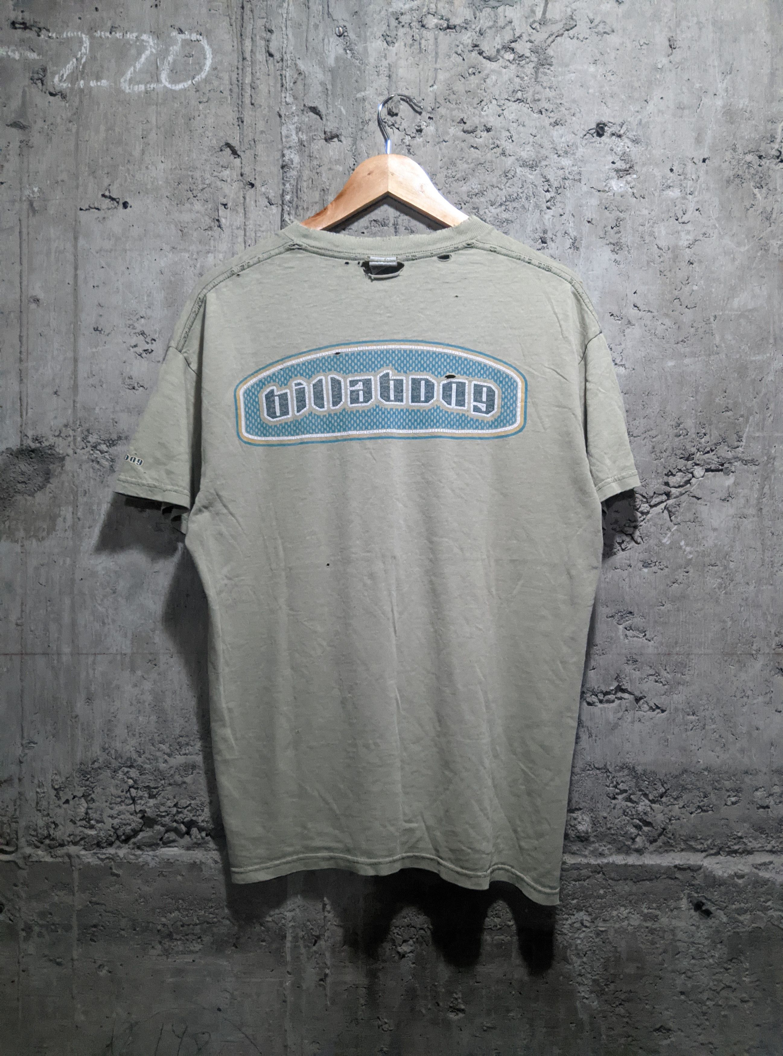 Vintage Vintage 90s very thrashed billabong surf tshirt Size US L / EU 52-54 / 3 - 1 Thumbnail