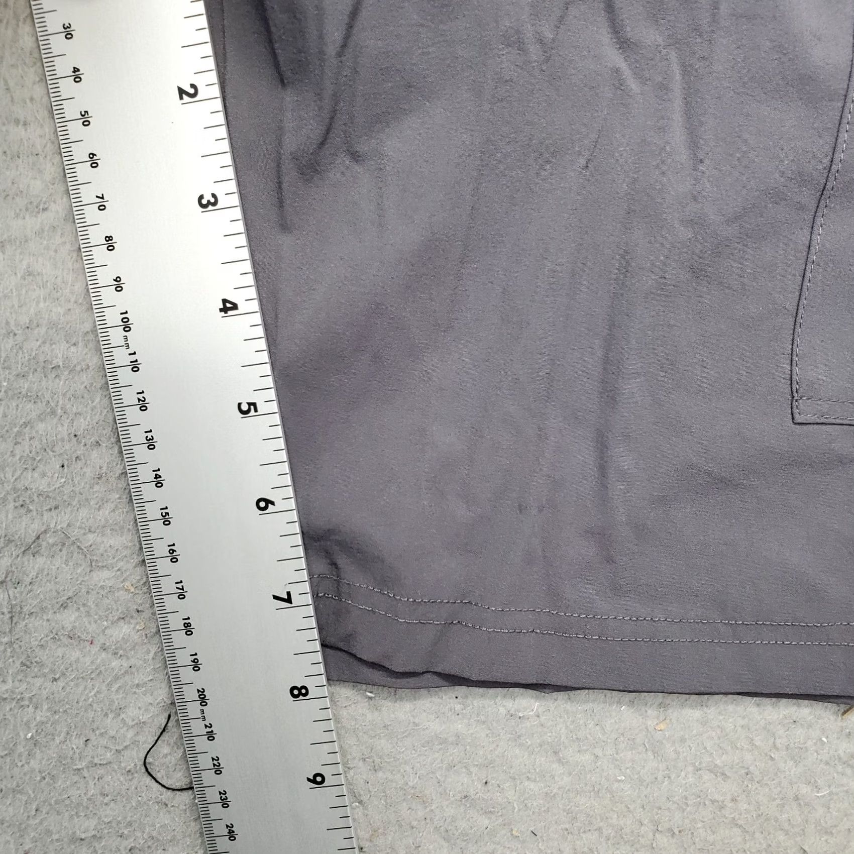 Vintage EZRUN Cargo Short Mens L Gray Stretch Nylon Regular Pockets Outdoor Size US 33 - 4 Thumbnail