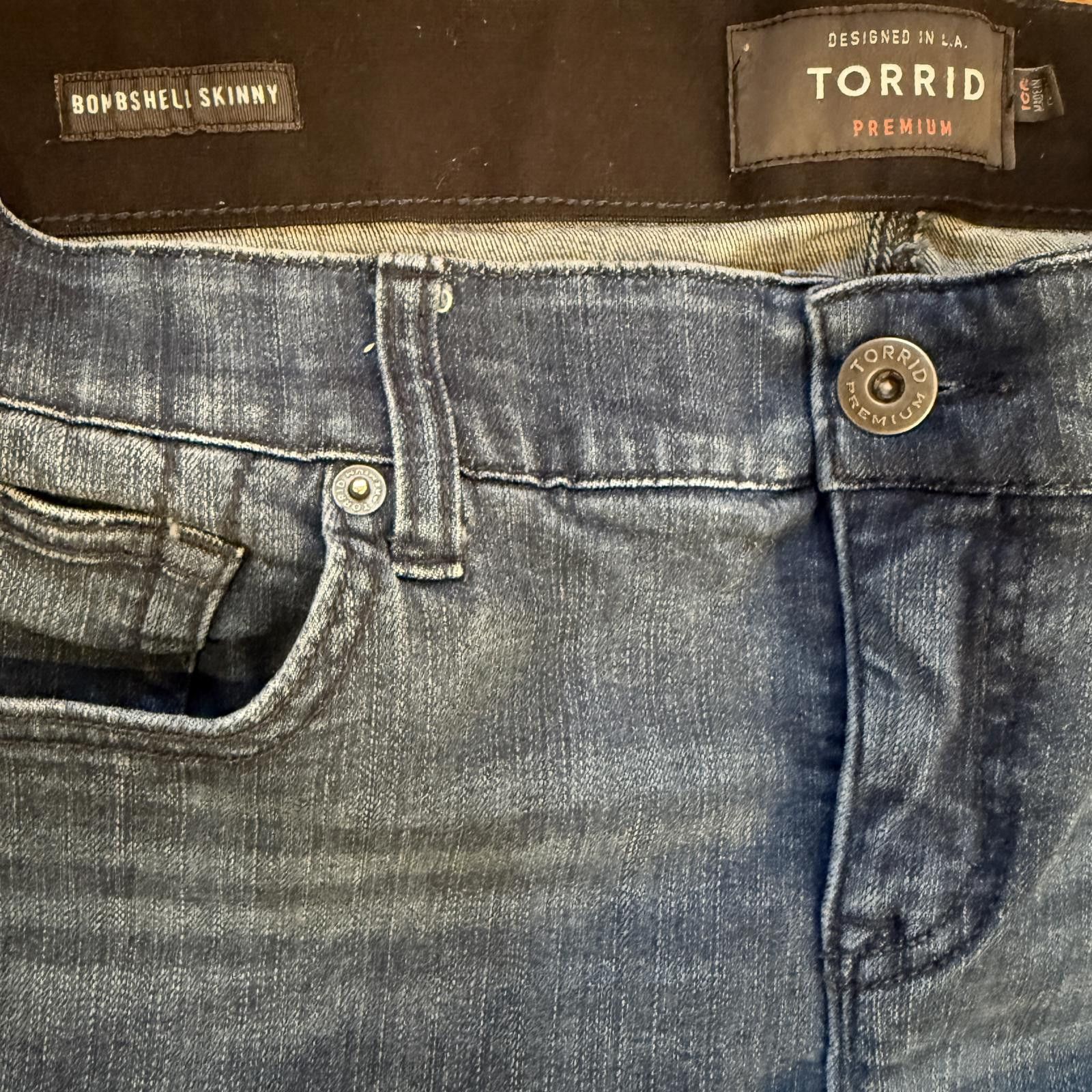 Torrid Torrid Premium Bombshell Skinny jeans dark wash stretch 16R Size 38" / US 16 / IT 52 - 5 Thumbnail