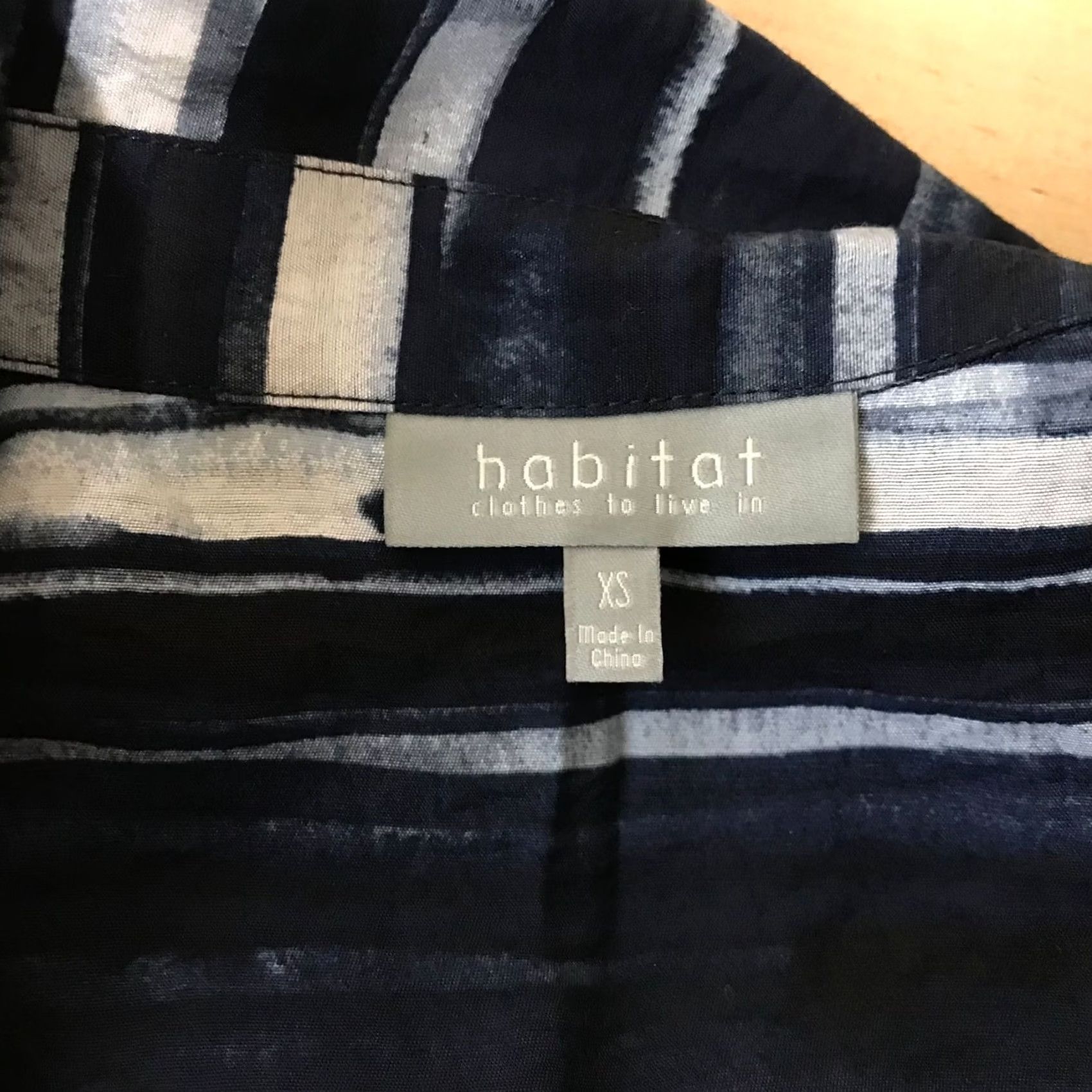 Habitat HABITAT Women's XS NAVY LONG SLEEVE BUTTON UP TOP SHIRT Size XS / US 0-2 / IT 36-38 - 6 Thumbnail