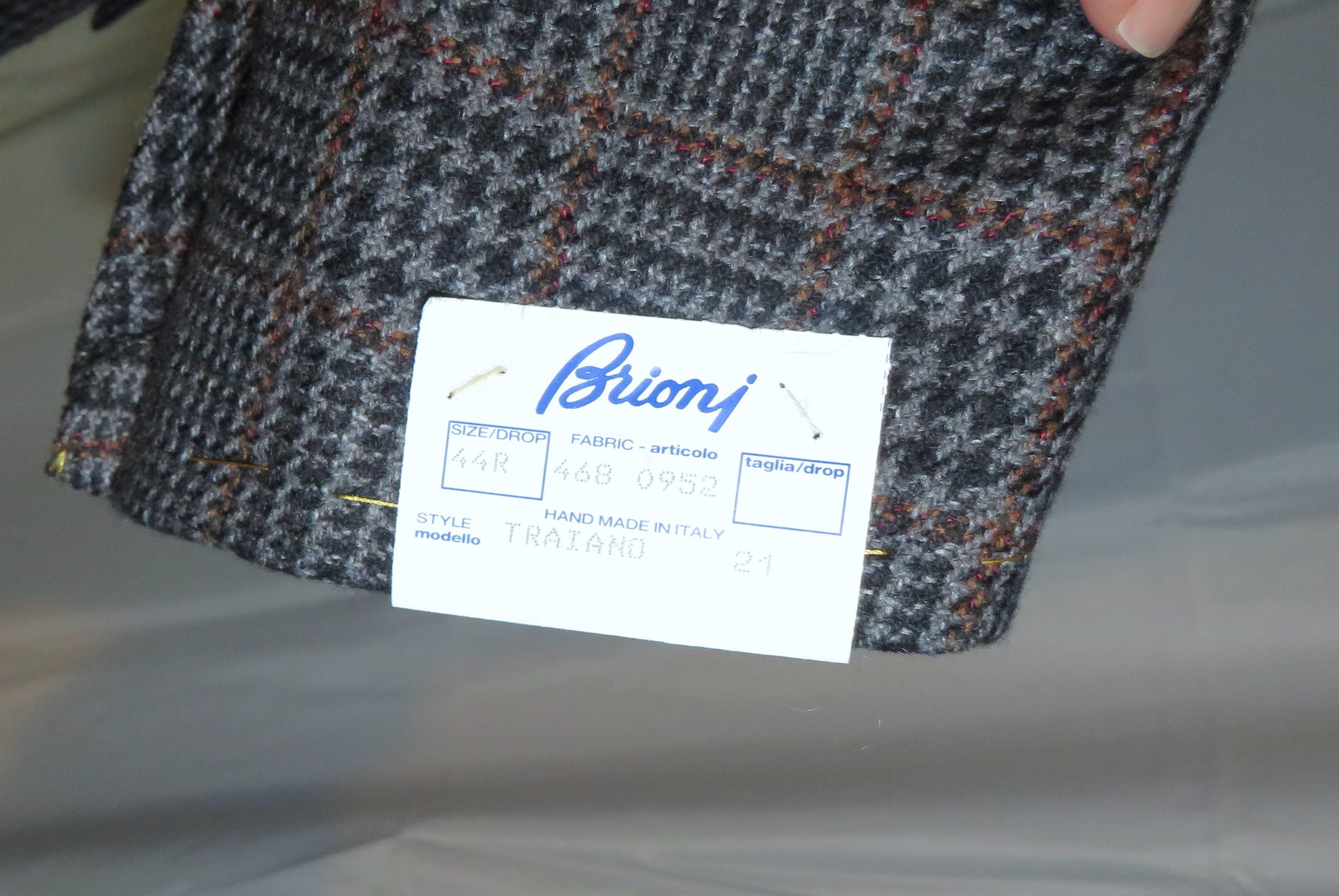 Brioni × Neiman Marcus Traiano Cashmere Gray Plaid Heavy Sport Coat 44R NWT NOS Size 44R - 10 Thumbnail